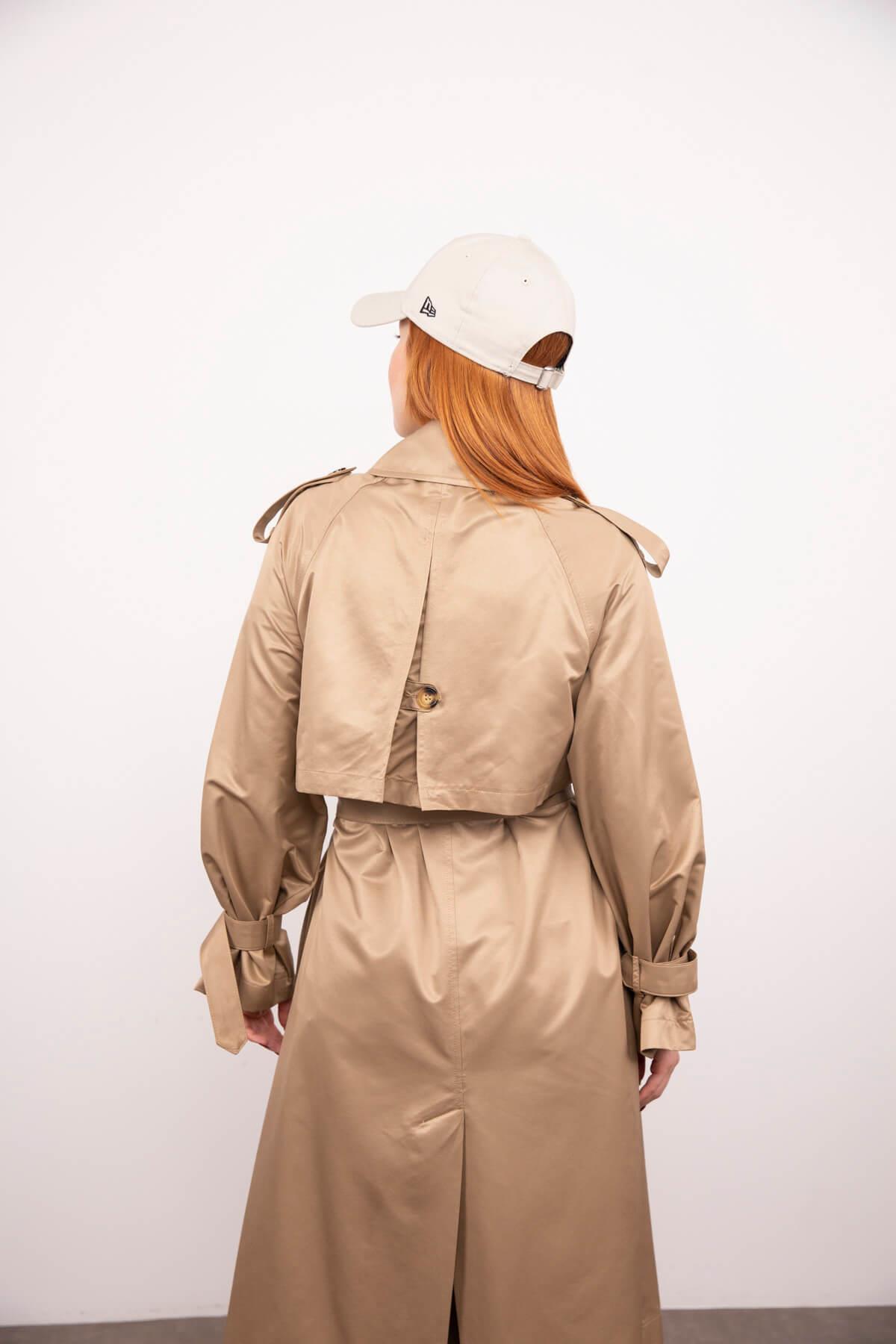 Bej Oversize Apolet Detay Kemerli Trençkot
