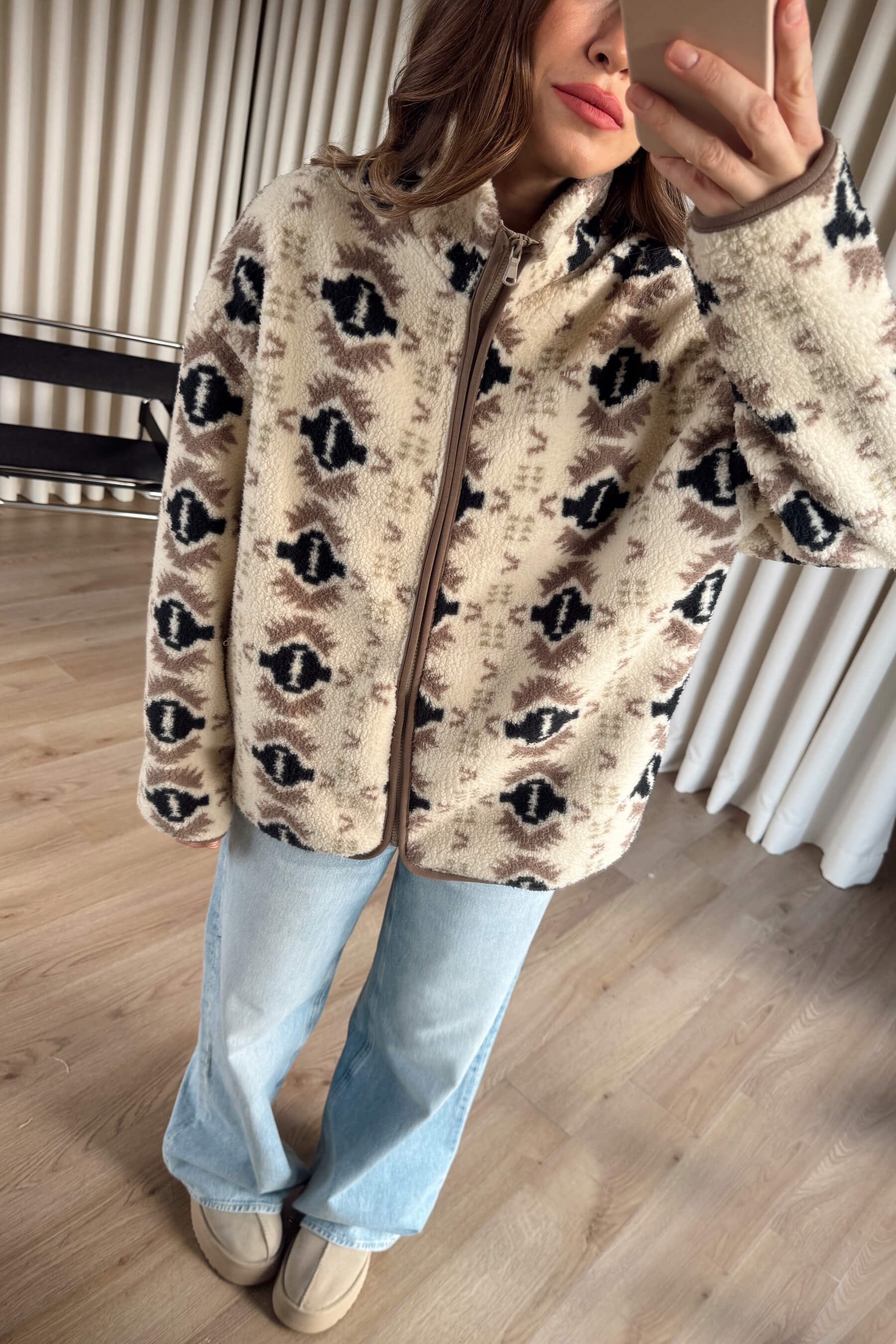 Bej Siyah Desenli Fermuarlı Oversize Peluş Sweatshirt