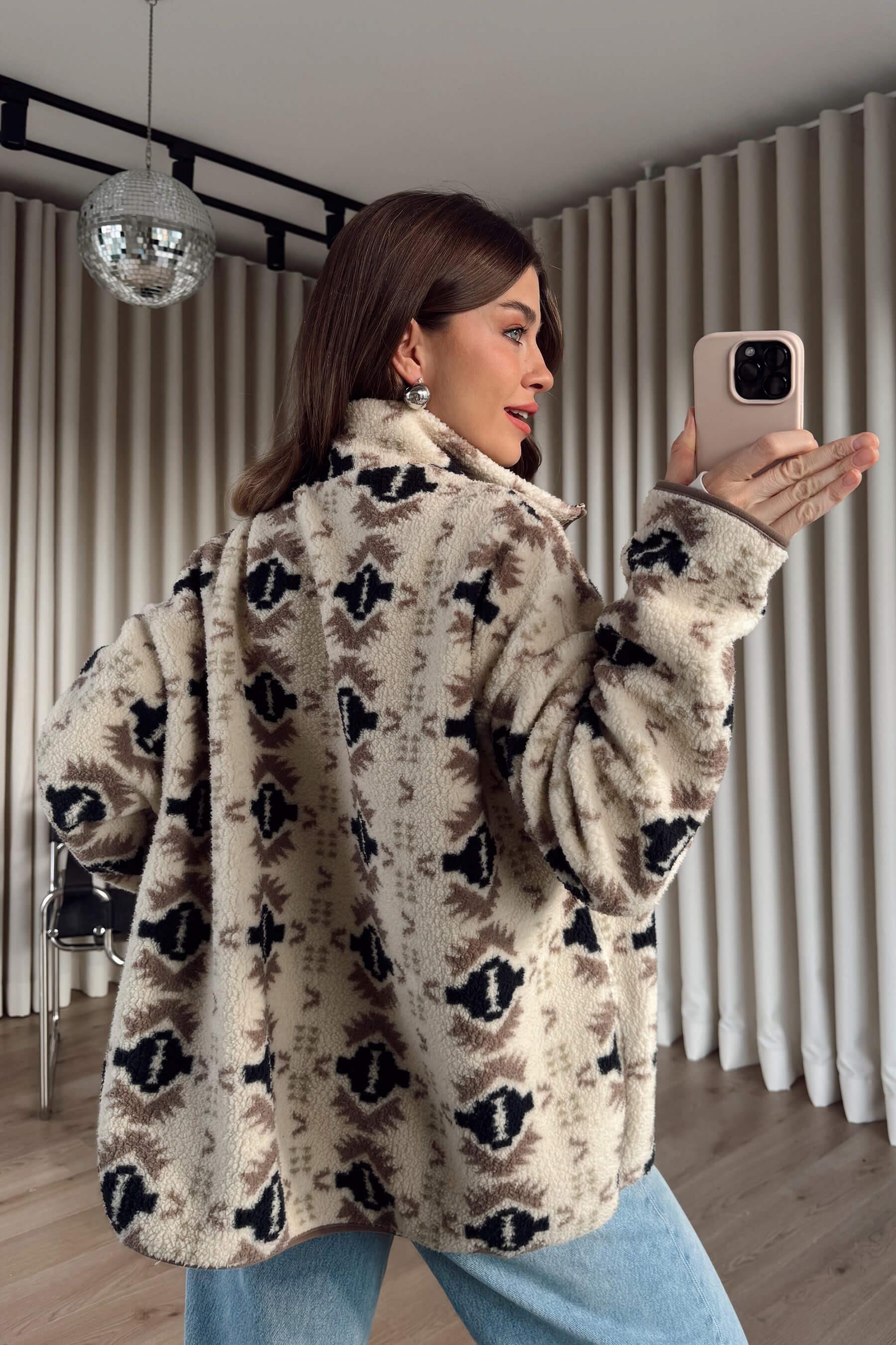 Bej Siyah Desenli Fermuarlı Oversize Peluş Sweatshirt