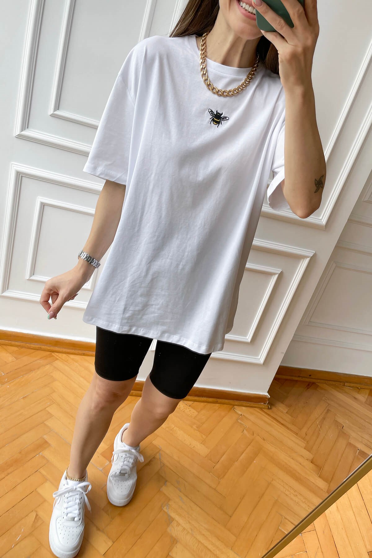 Beyaz Arı Baskılı Basic T-Shirt