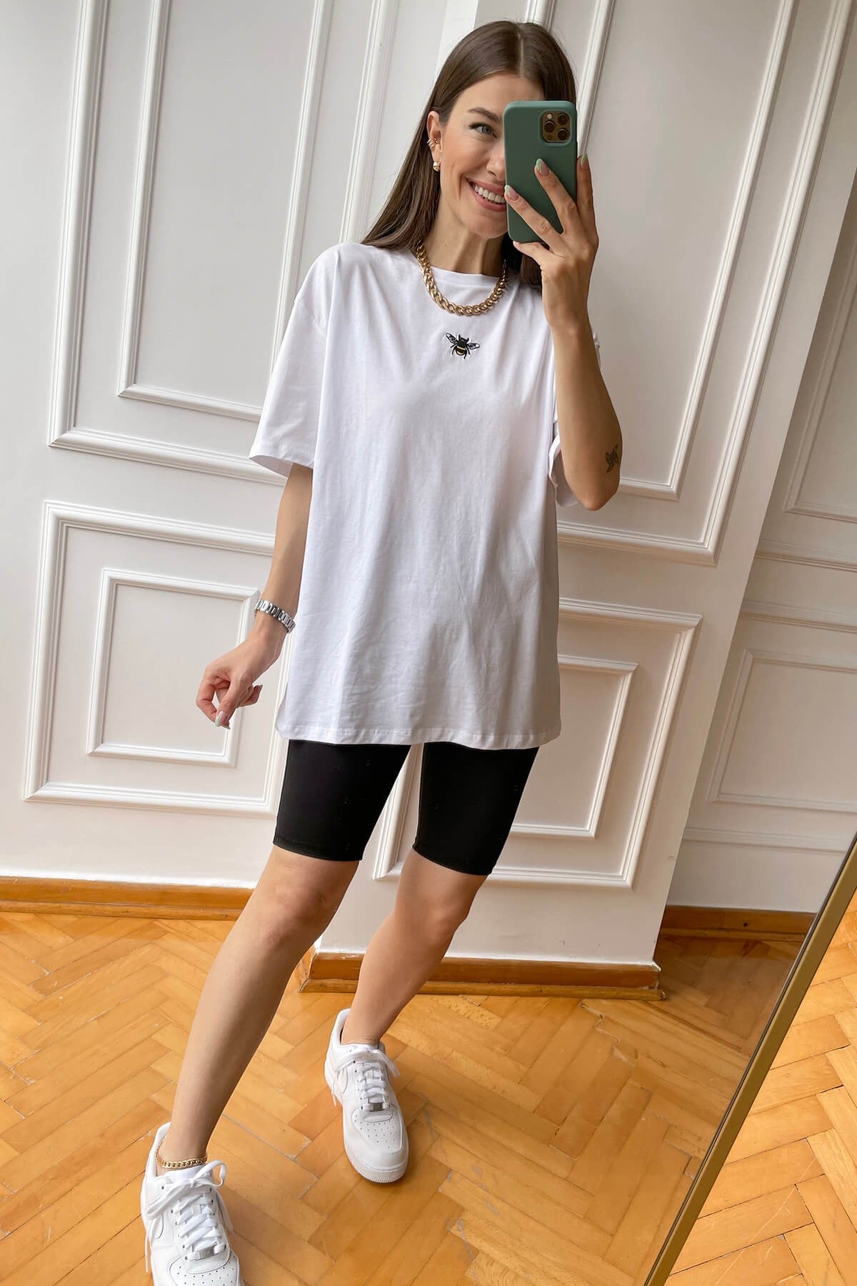 Beyaz Arı Baskılı Basic T-Shirt