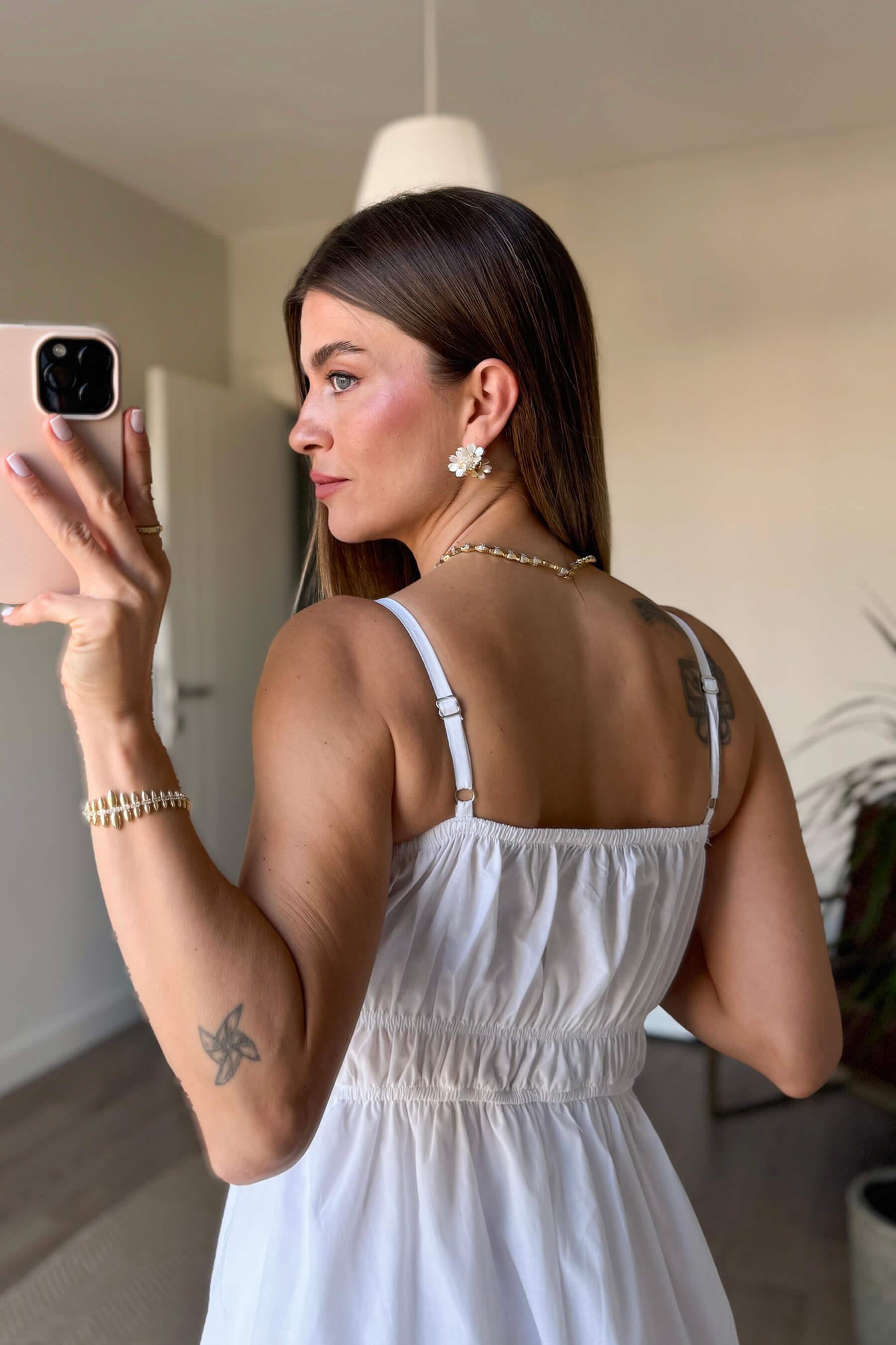 Beyaz Askılı Önü Gipeli Elbise