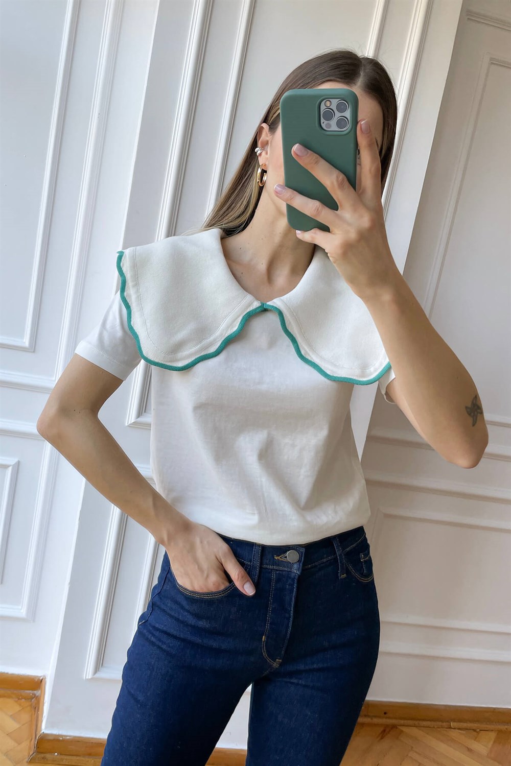 Beyaz Bebe Yaka T-Shirt