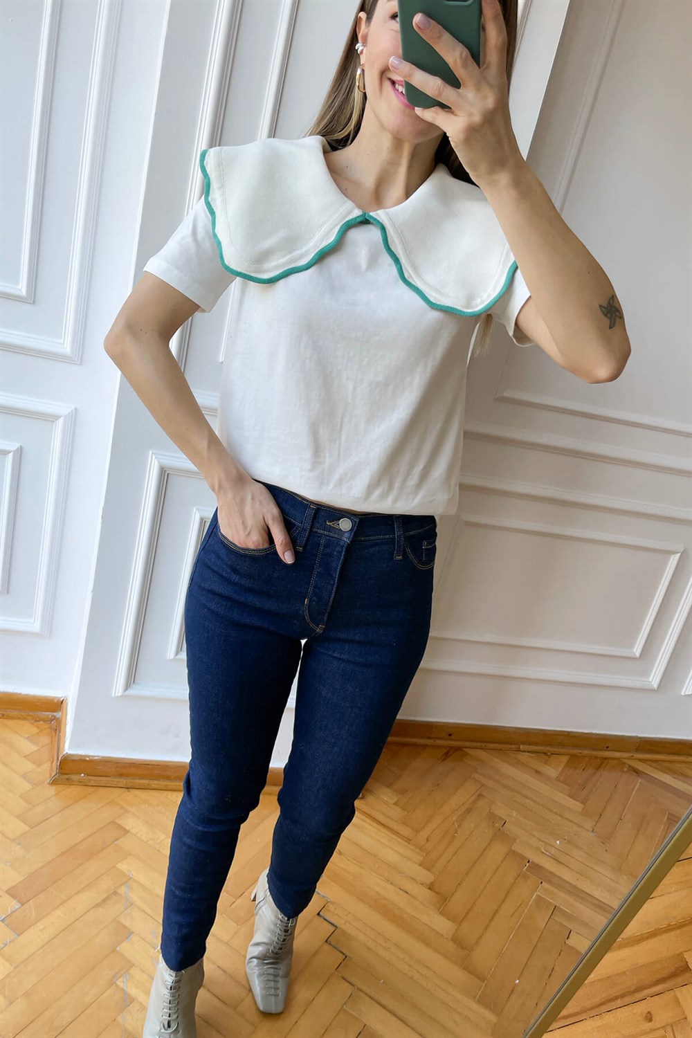 Beyaz Bebe Yaka T-Shirt
