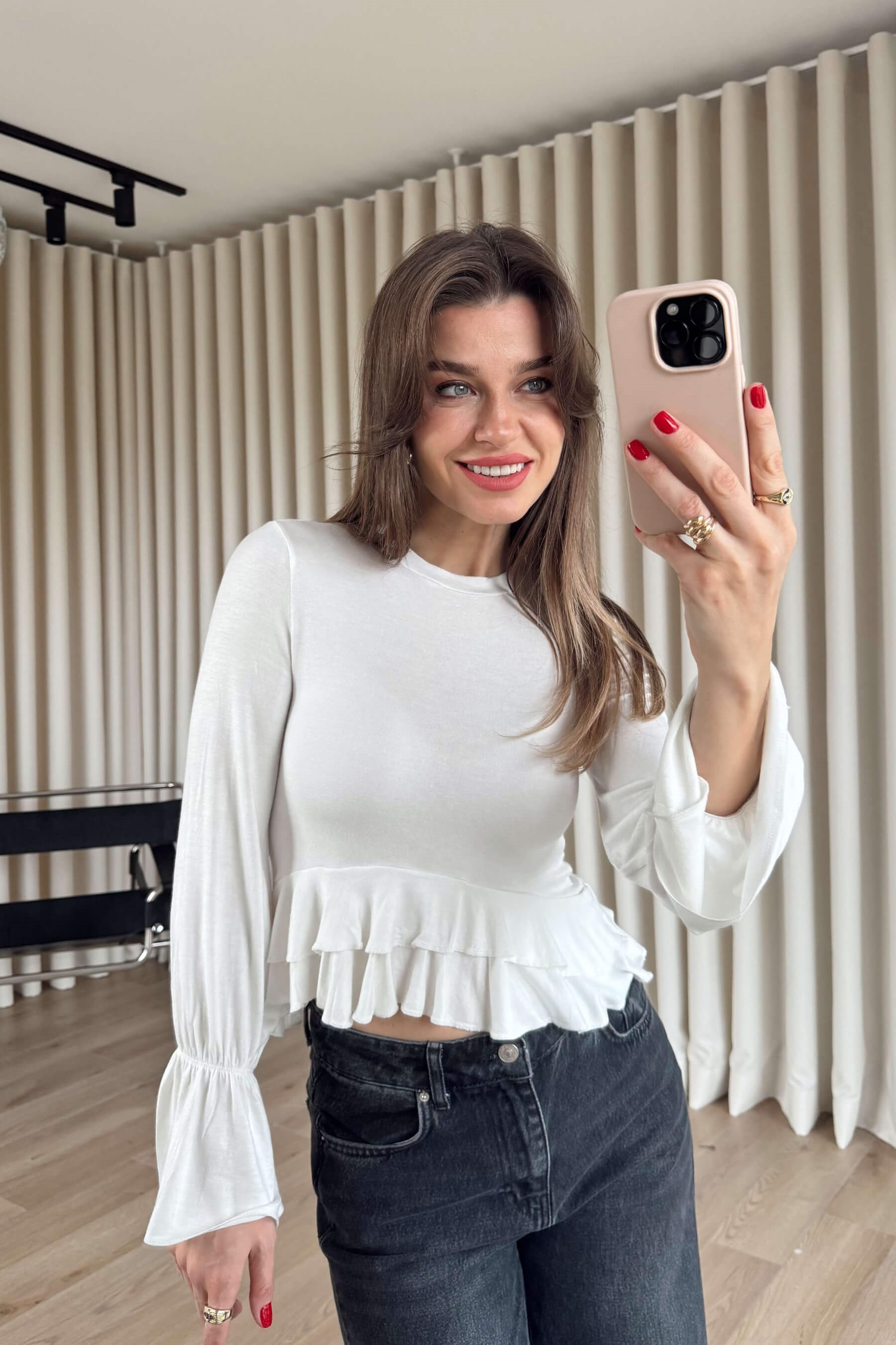 Beyaz Beli Fırfırlı Bluz