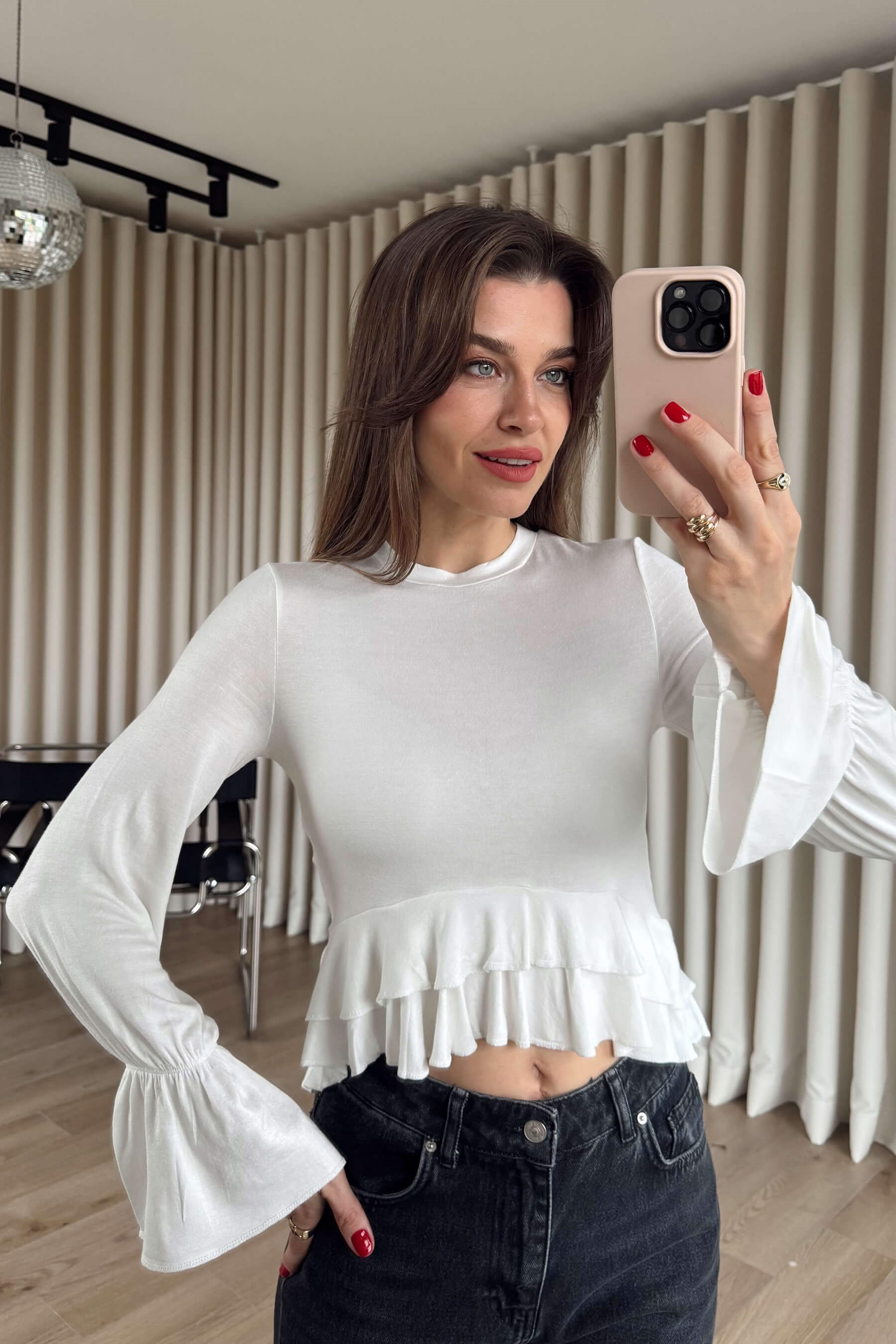 Beyaz Beli Fırfırlı Bluz