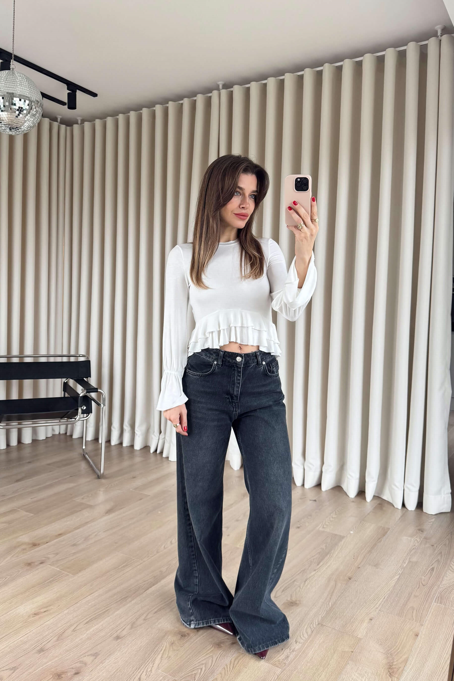 Beyaz Beli Fırfırlı Bluz