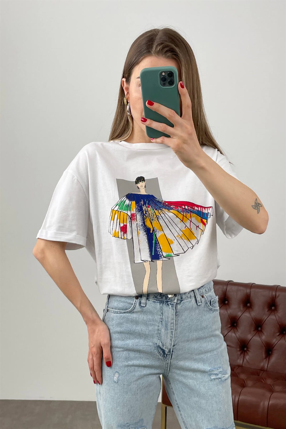 Beyaz Bisiklet Yaka Kadın Baskılı T-Shirt