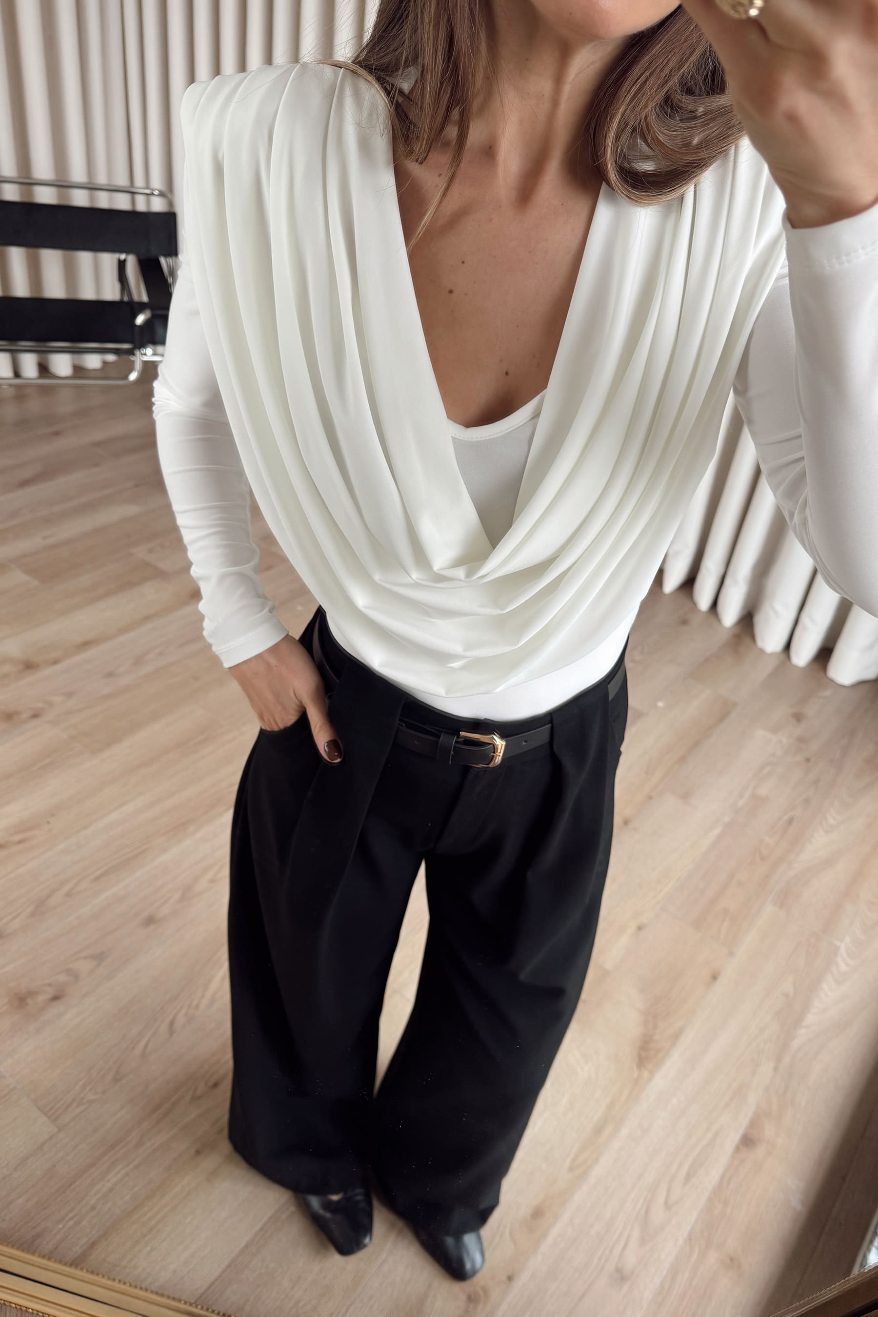 Beyaz Degaje Yaka Model Bluz