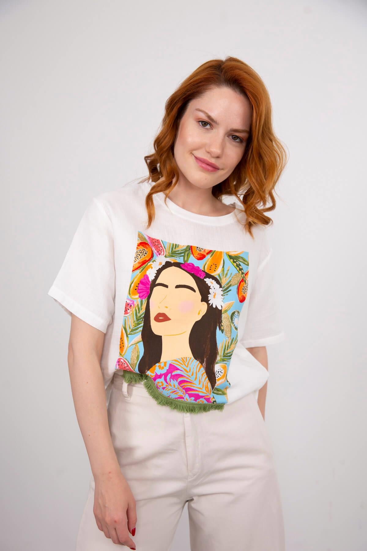 Beyaz Kadın Baskılı Püsküllü T-Shirt