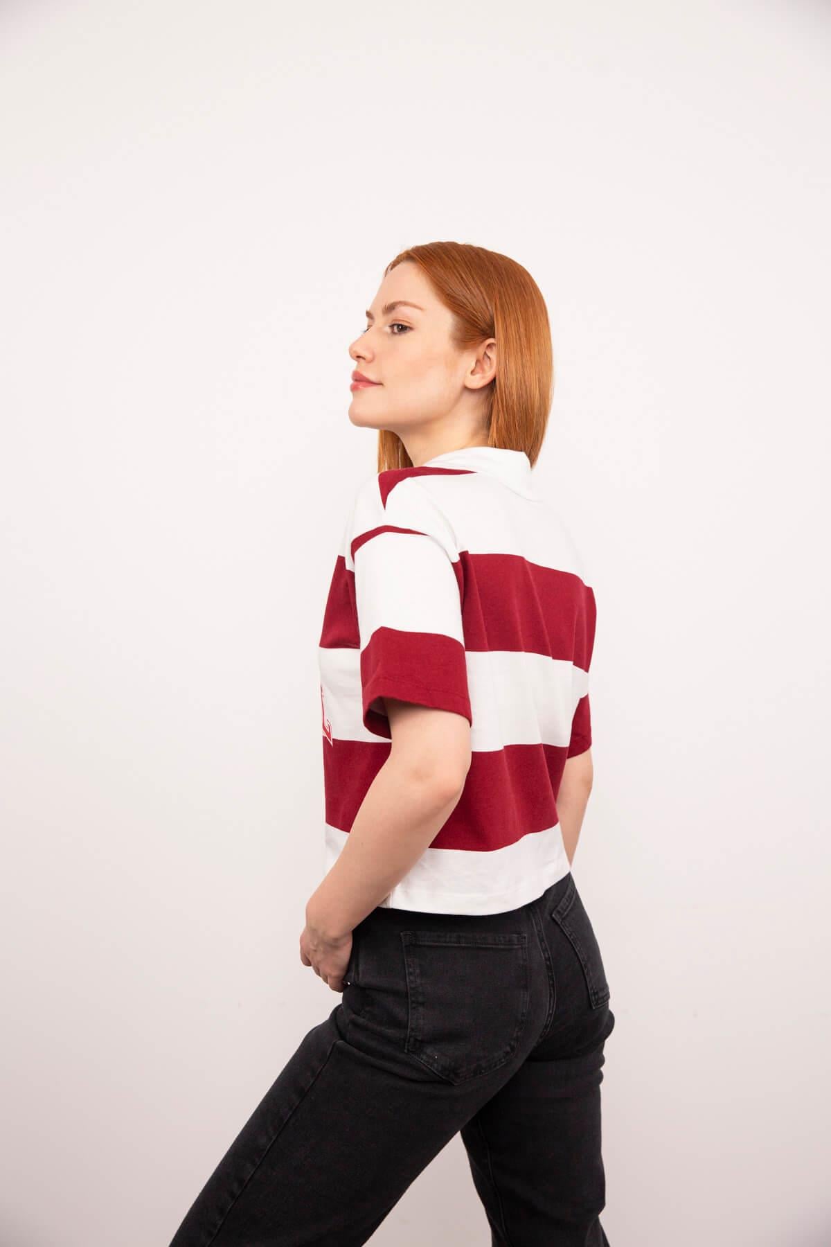 Beyaz Kırmızı Çizgili Polo Yaka Crop T-Shirt