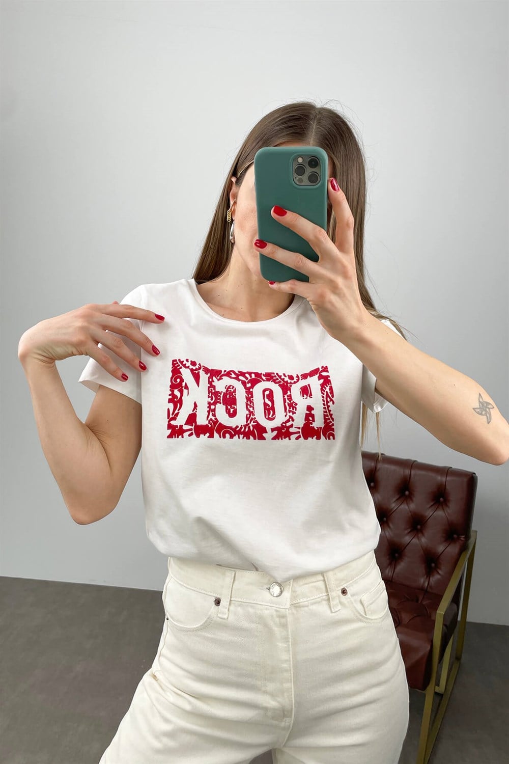 Beyaz Kırmızı Rock Baskı T-Shirt
