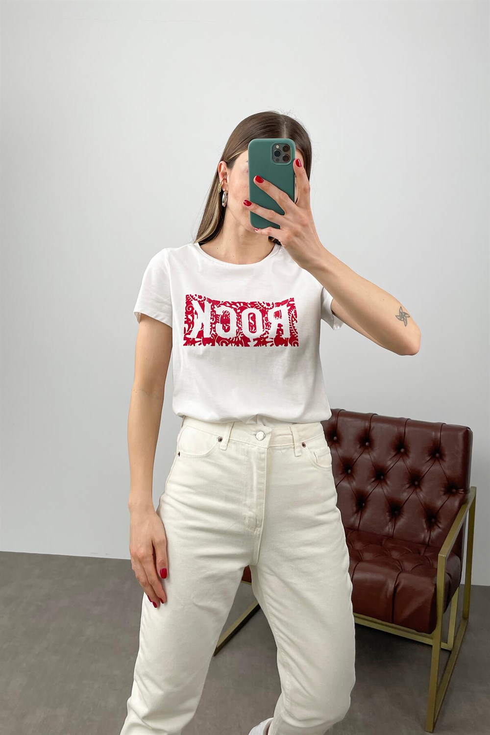 Beyaz Kırmızı Rock Baskı T-Shirt