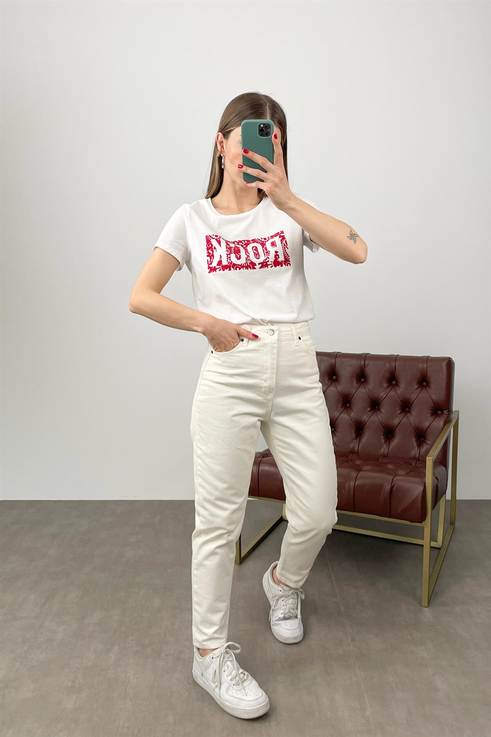 Beyaz Kırmızı Rock Baskı T-Shirt