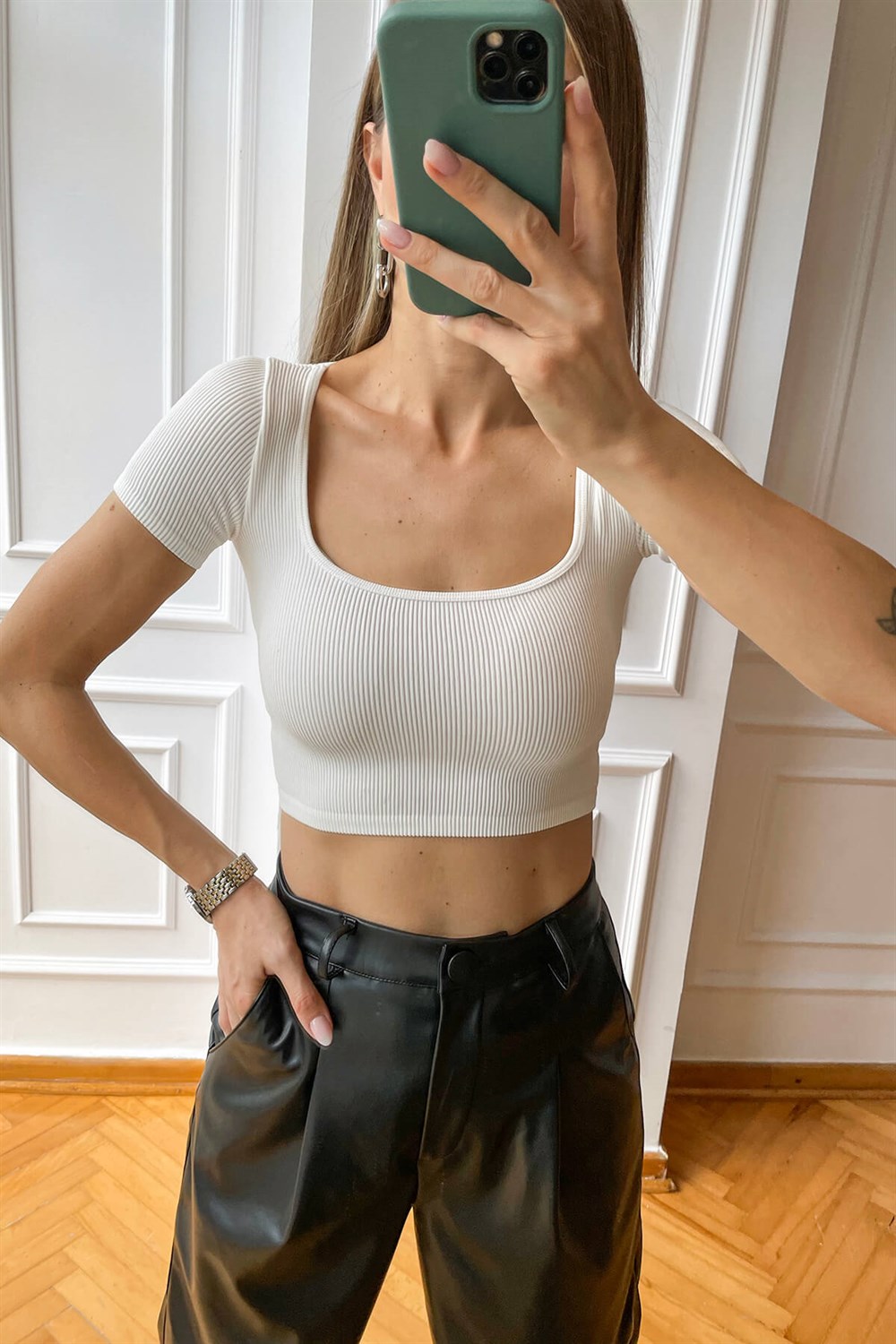 Beyaz Kısa Kollu Fitilli Crop Top