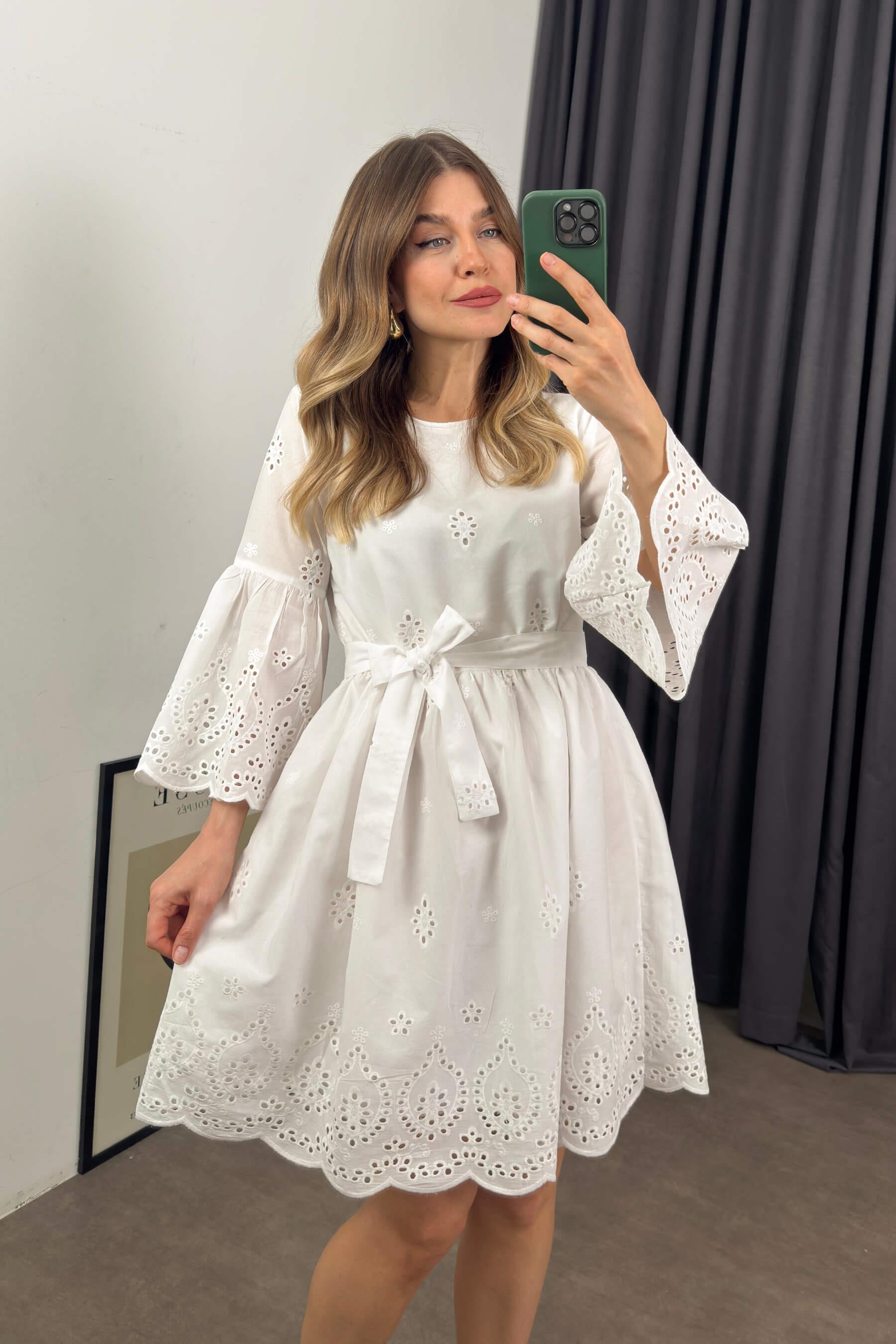 Beyaz Kolları Volanlı Kuşaklı Fisto Elbise