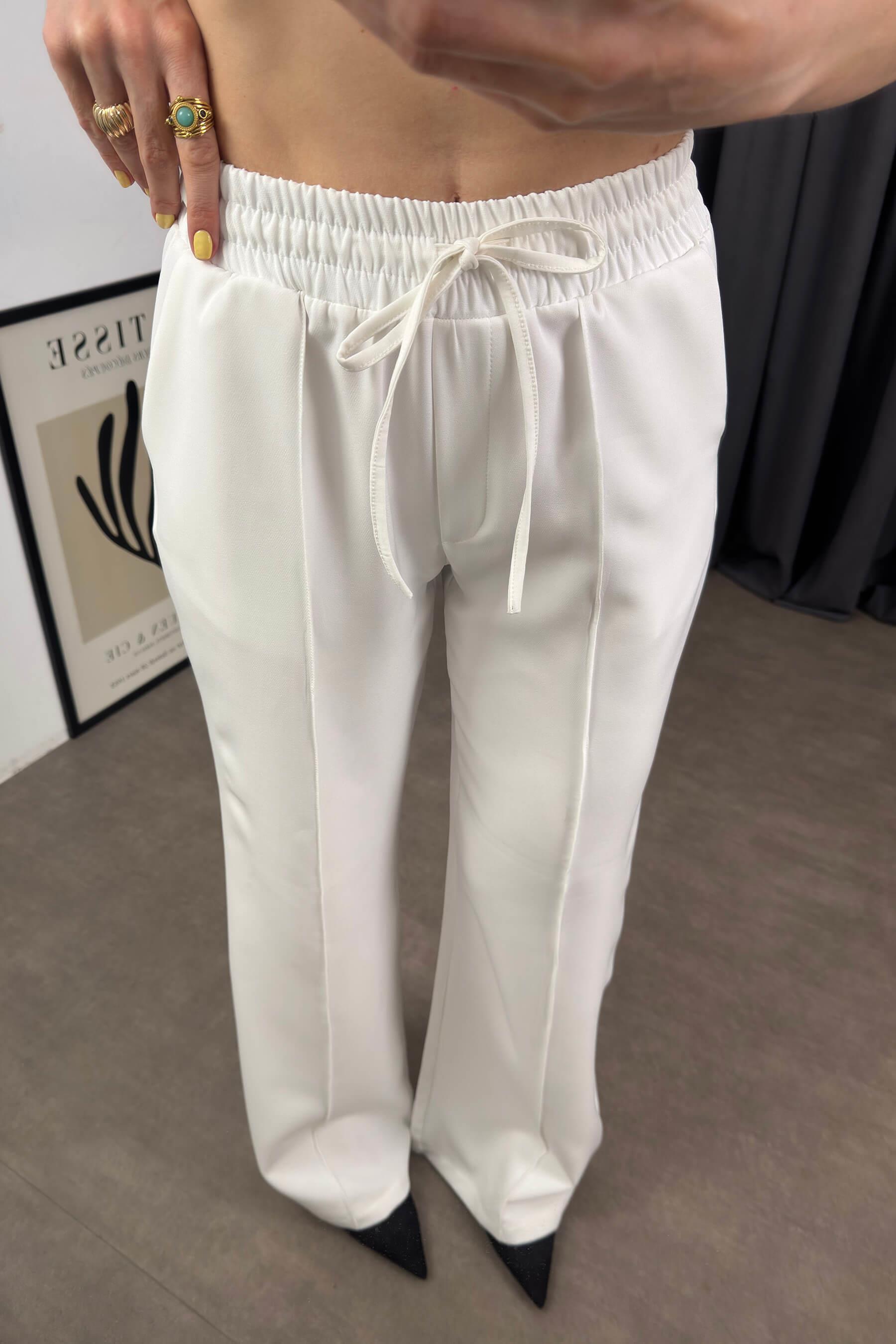 Beyaz Kristal Papatya Düğmeli Taşlı Yelek Pantolon Takım