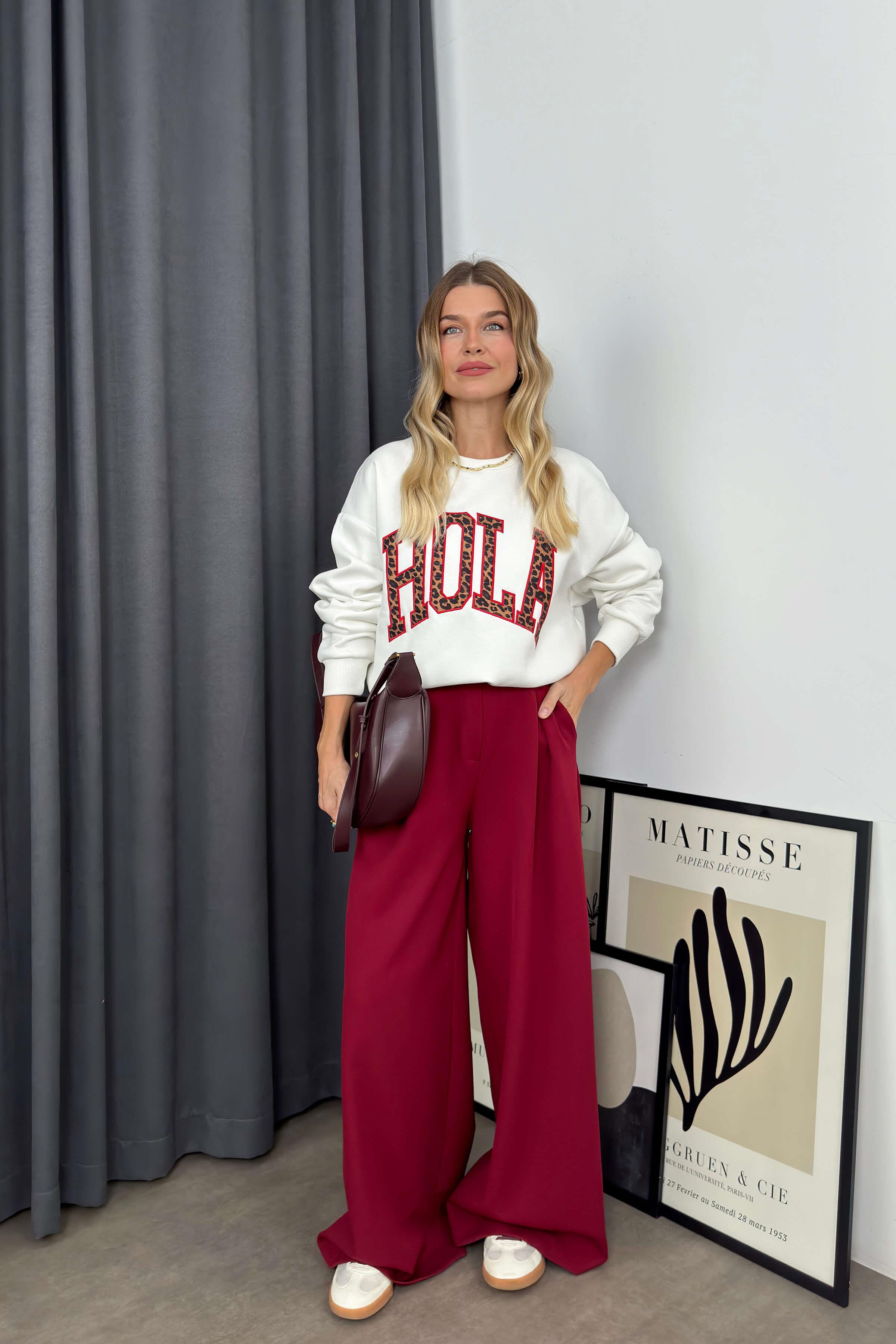 Beyaz Leopar Yazılı Oversize Sweatshirt