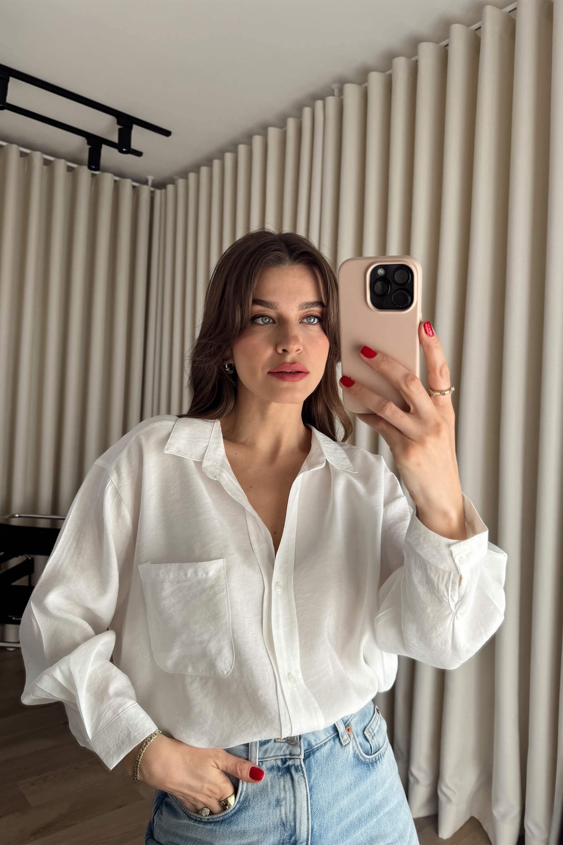 Beyaz Oversize Modal Kumaş Gömlek