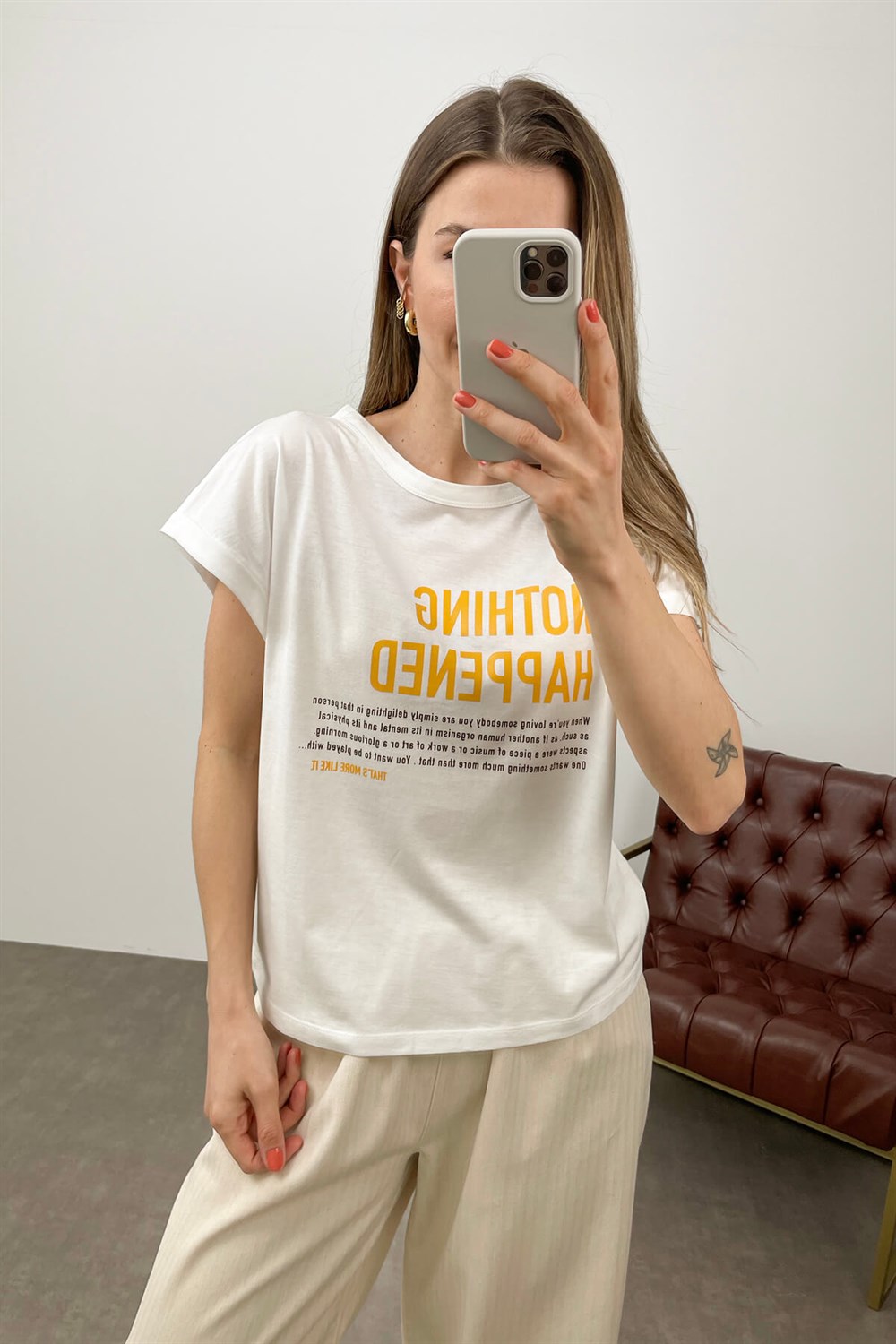 Beyaz Sarı Yazılı T-Shirt