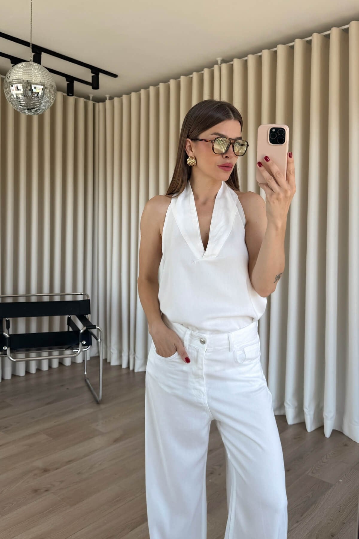 Beyaz Sırt Dekolteli Pantolon Bluz Takım