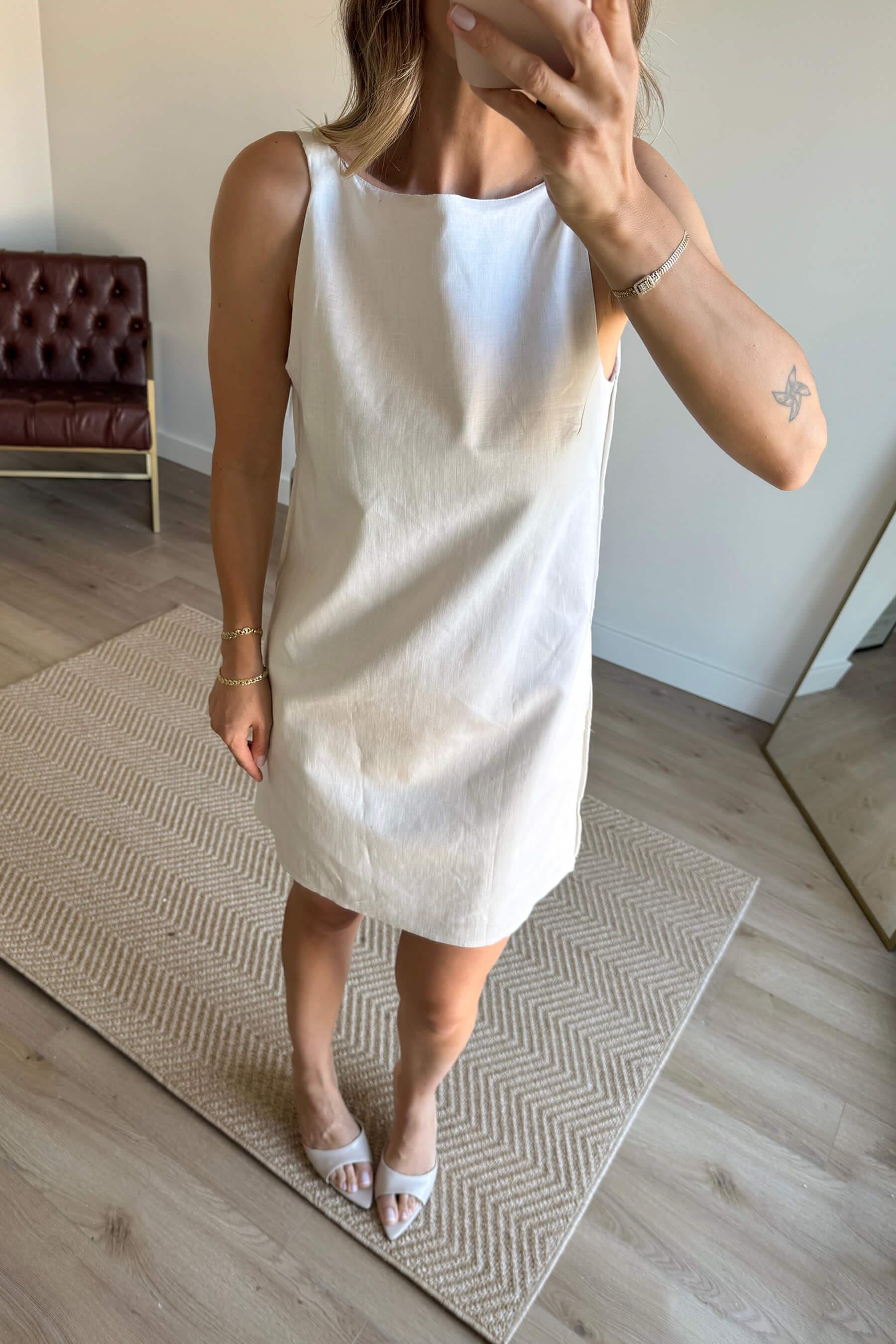 Beyaz Sırtı Açık Astarlı Keten Elbise