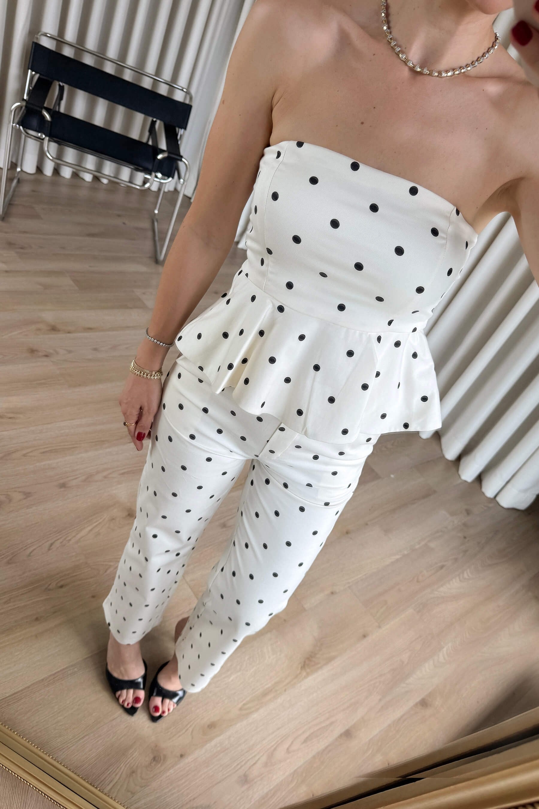Beyaz Siyah Puantiye Desenli Straptez Bluz Pantolon Takım
