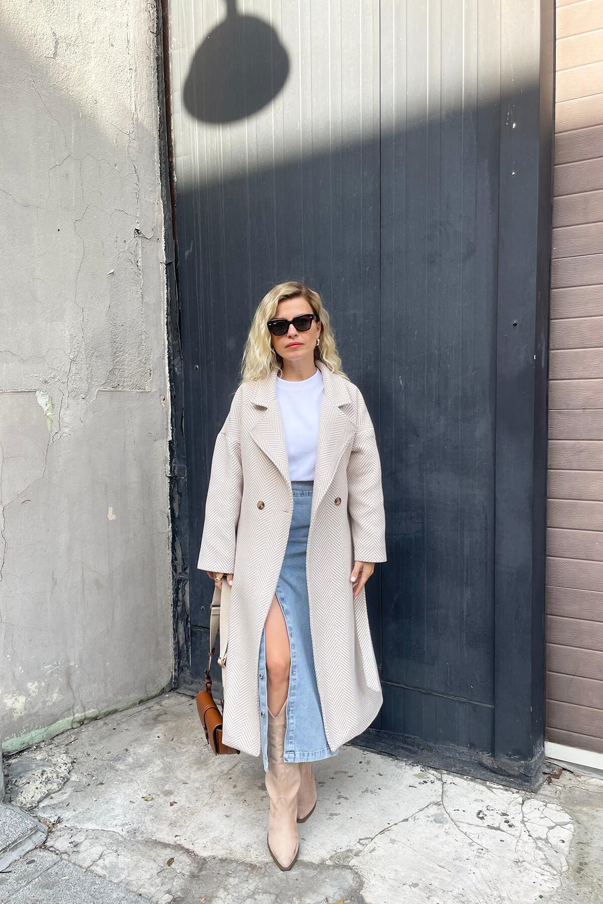 Beyaz Taş Rengi Balıksırtı Astarlı Kuşaklı Oversize Kaşe Kaban