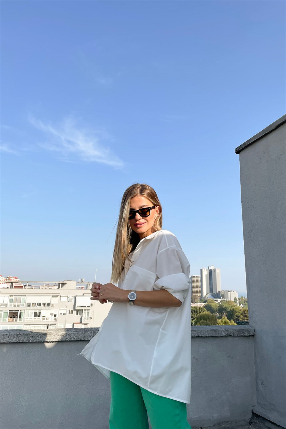 Beyaz Tek Cepli Poplin Gömlek