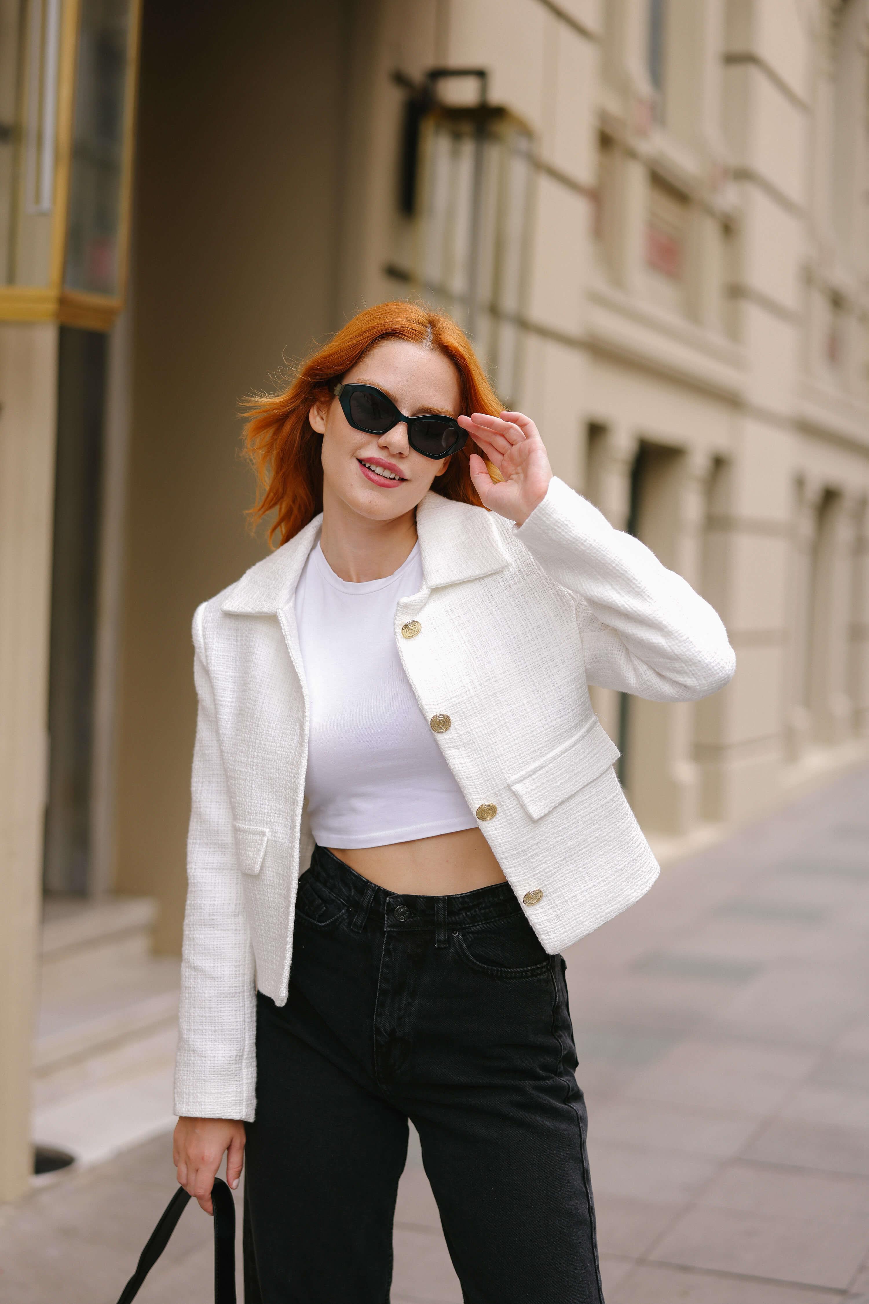 Beyaz Vatkalı Düğmeli Astarlı Tüvit Blazer Ceket