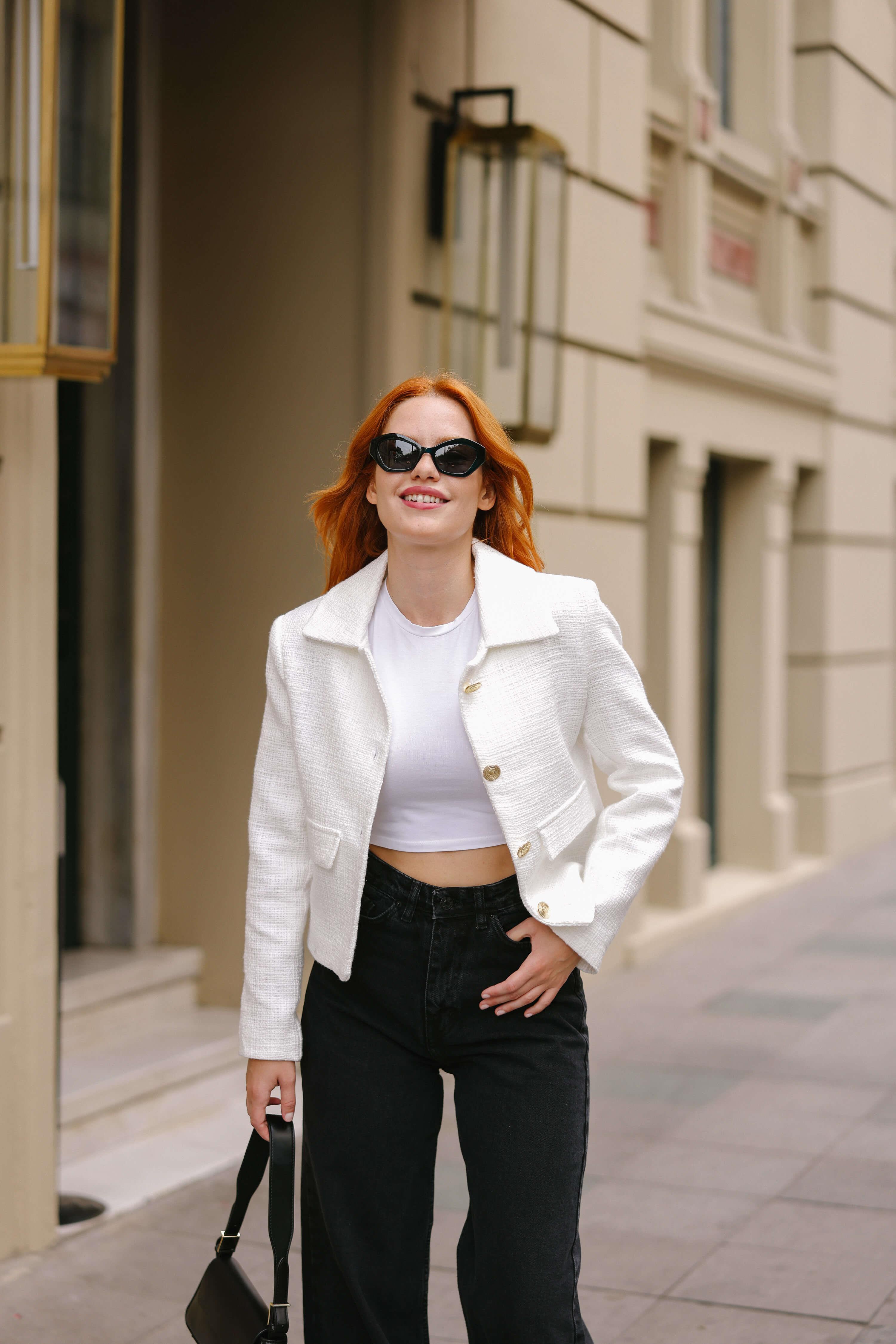 Beyaz Vatkalı Düğmeli Astarlı Tüvit Blazer Ceket