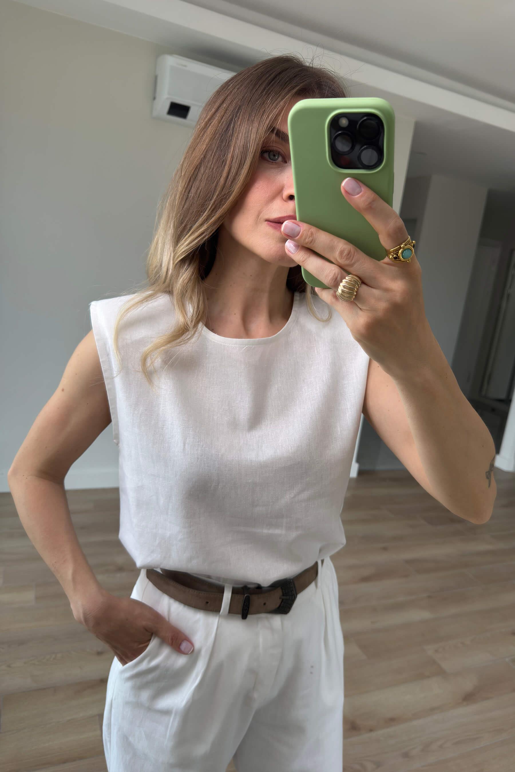 Beyaz Vatkalı Kolsuz Keten Bluz Pantolon Takım