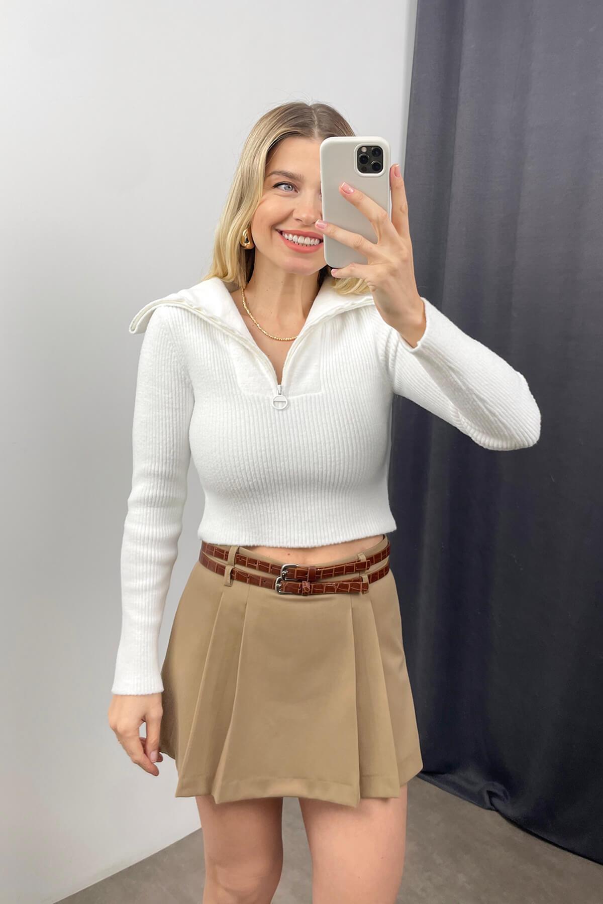 Beyaz Yakası Fermuarlı Balıkçı Yaka Yumoş Kazak