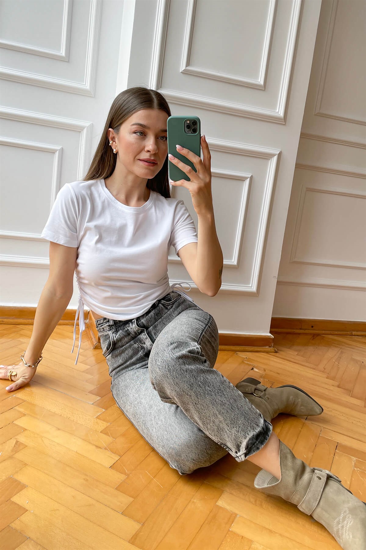 Beyaz Yanları Bağcıklı Basic T-Shirt