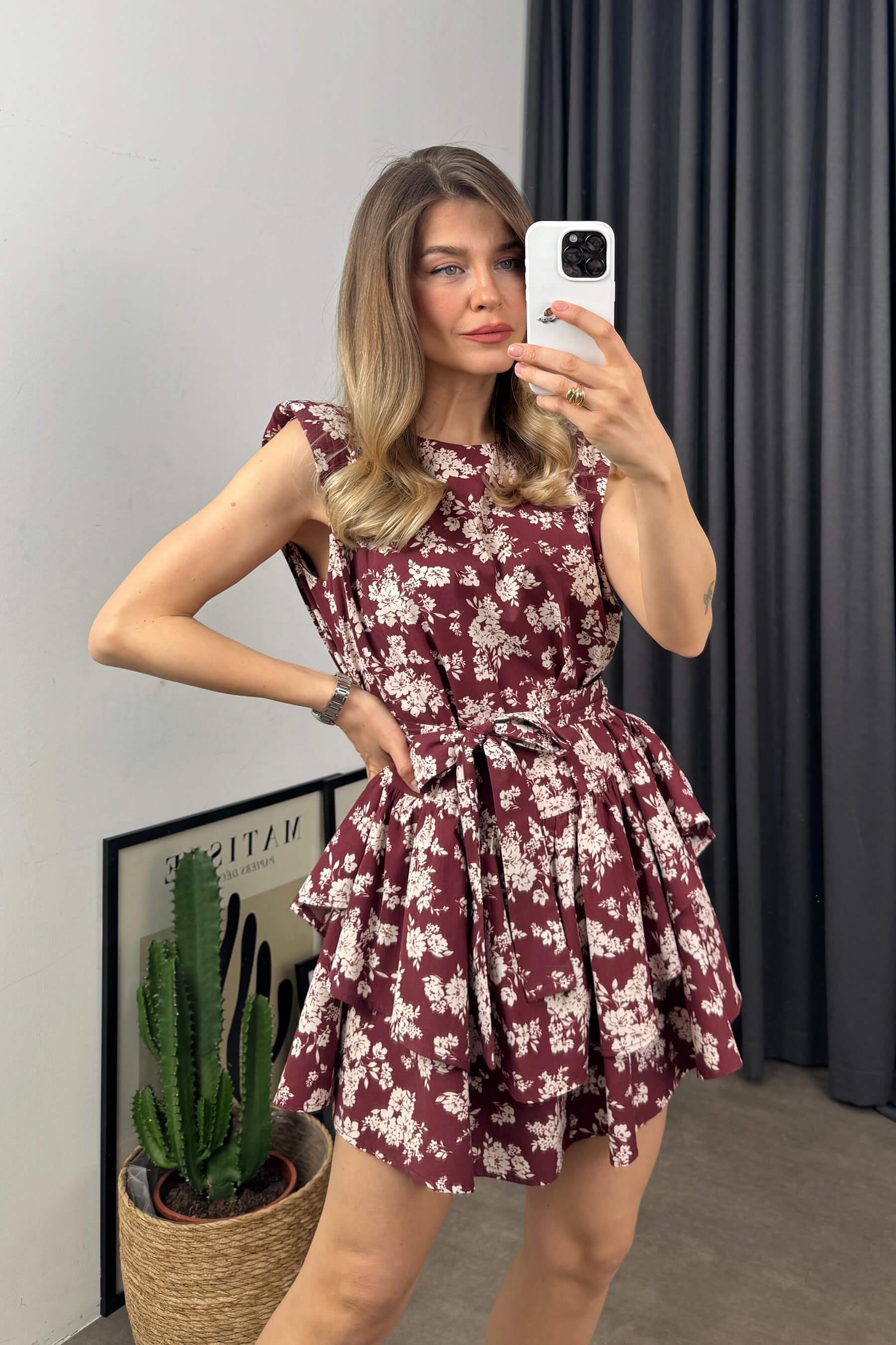 Bordo Ekru Çiçekli Vatkalı Fırfırlı Kuşaklı Elbise