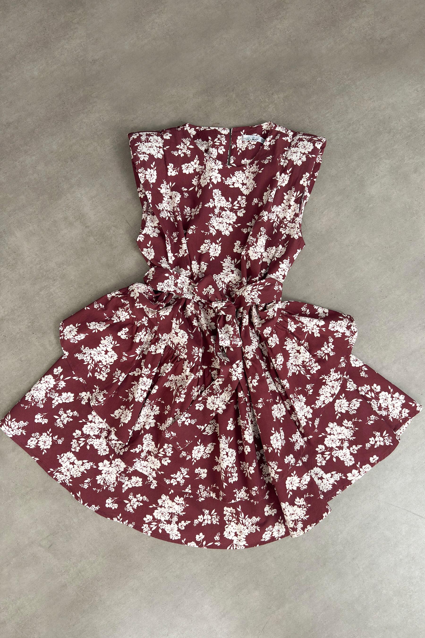 Bordo Ekru Çiçekli Vatkalı Fırfırlı Kuşaklı Elbise