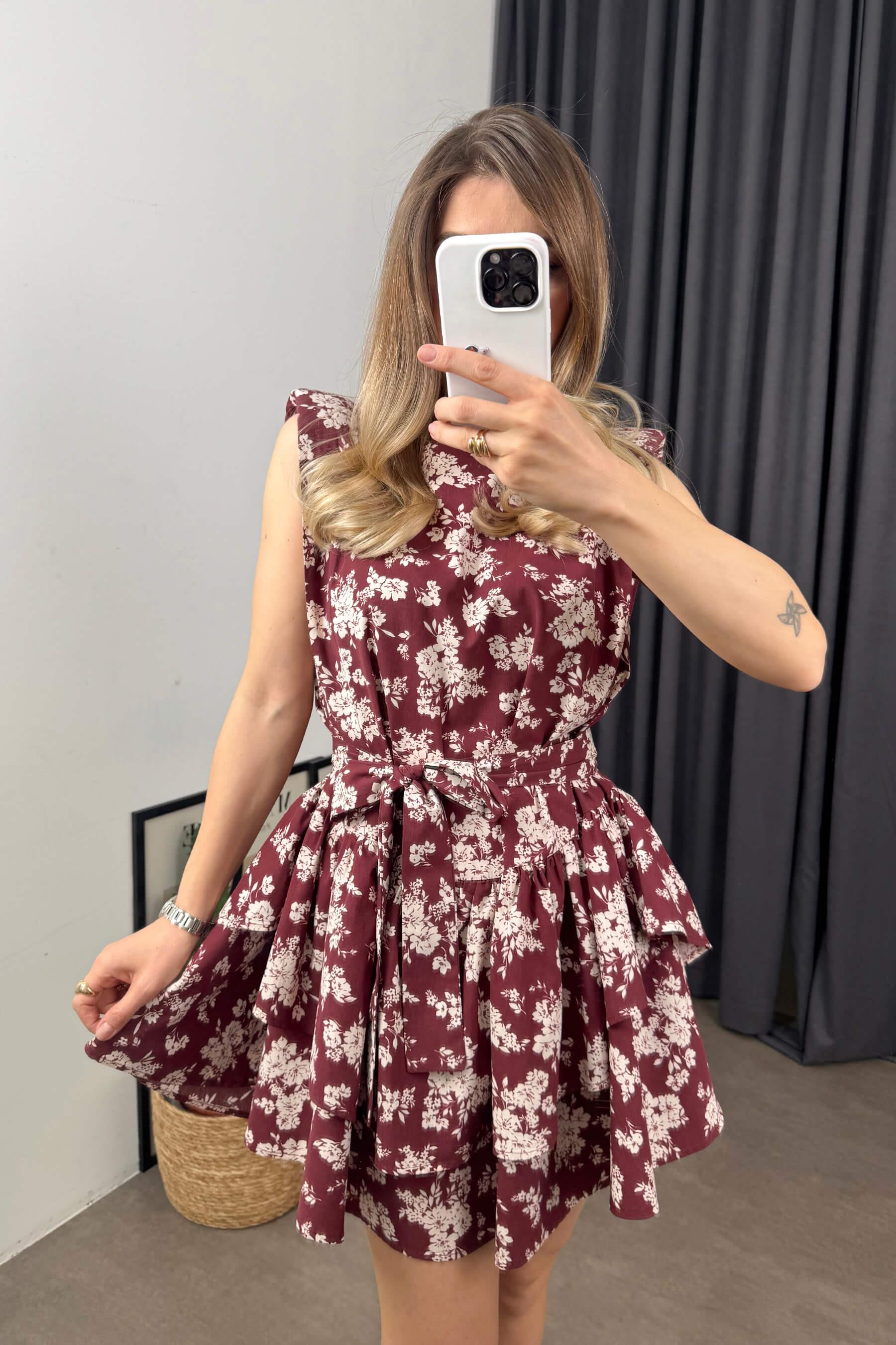 Bordo Ekru Çiçekli Vatkalı Fırfırlı Kuşaklı Elbise