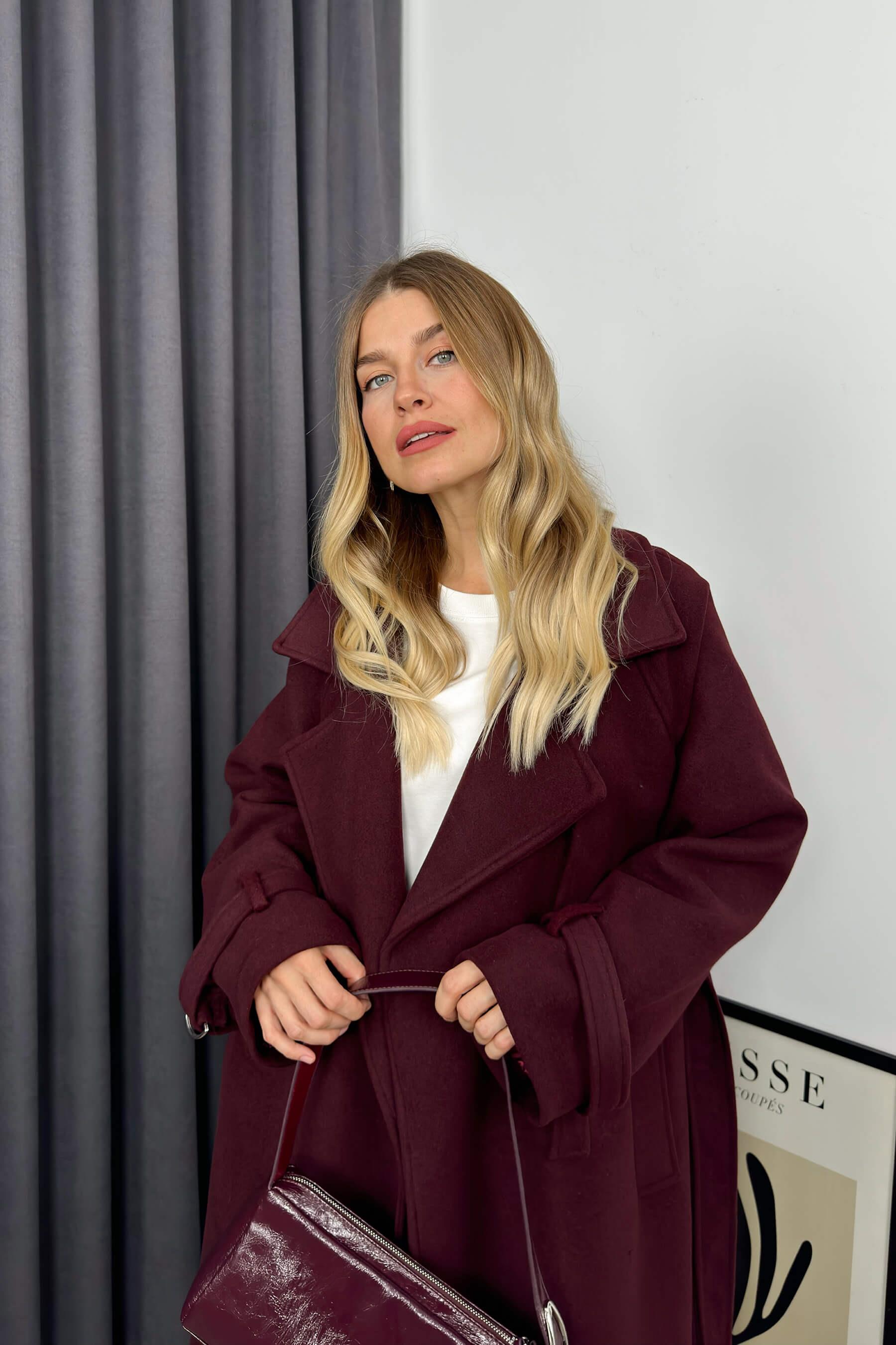 Bordo Kolları Kemerli Rüzgarlıklı Astarlı Oversize Yün Kaban
