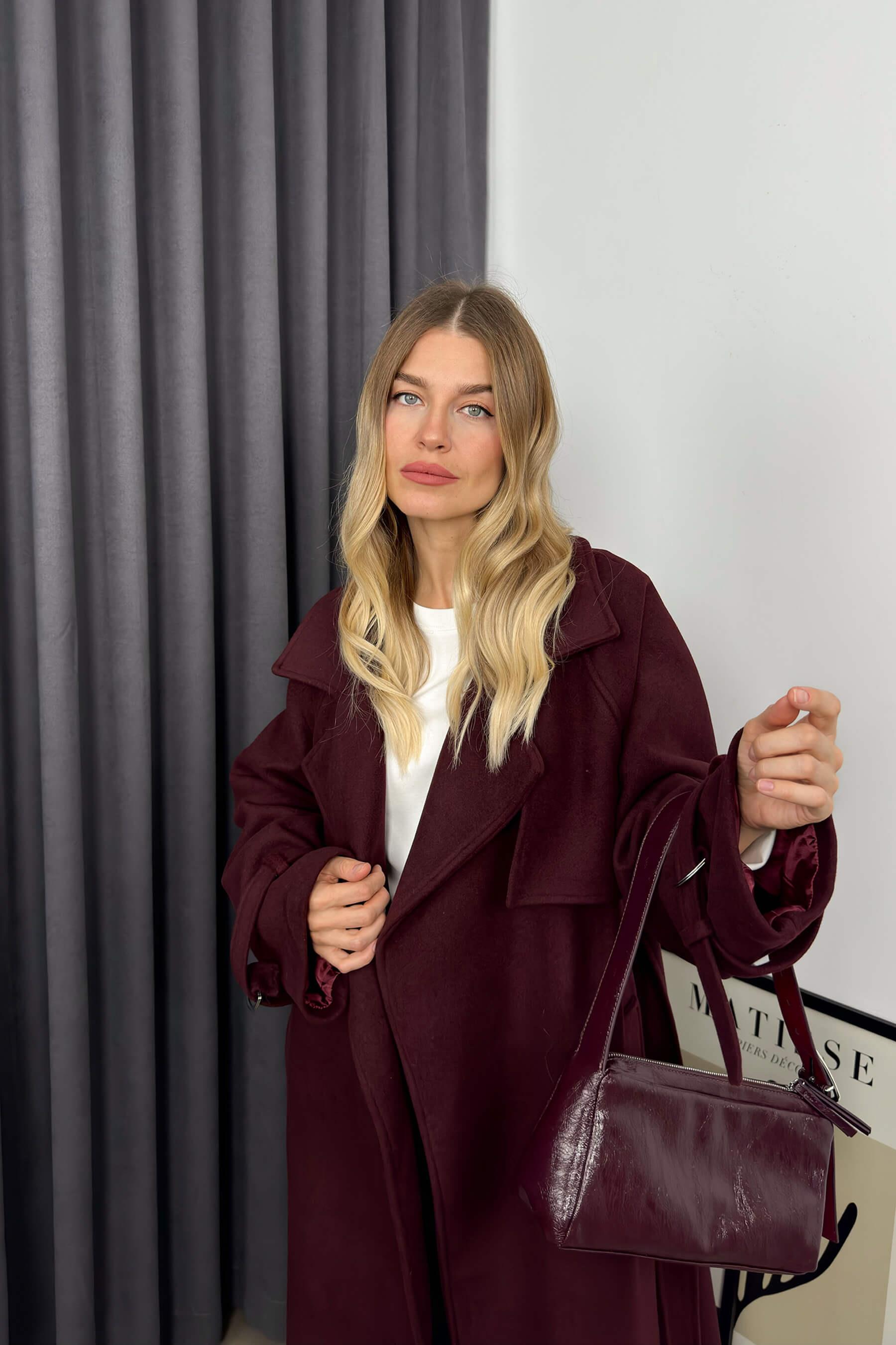 Bordo Kolları Kemerli Rüzgarlıklı Astarlı Oversize Yün Kaban