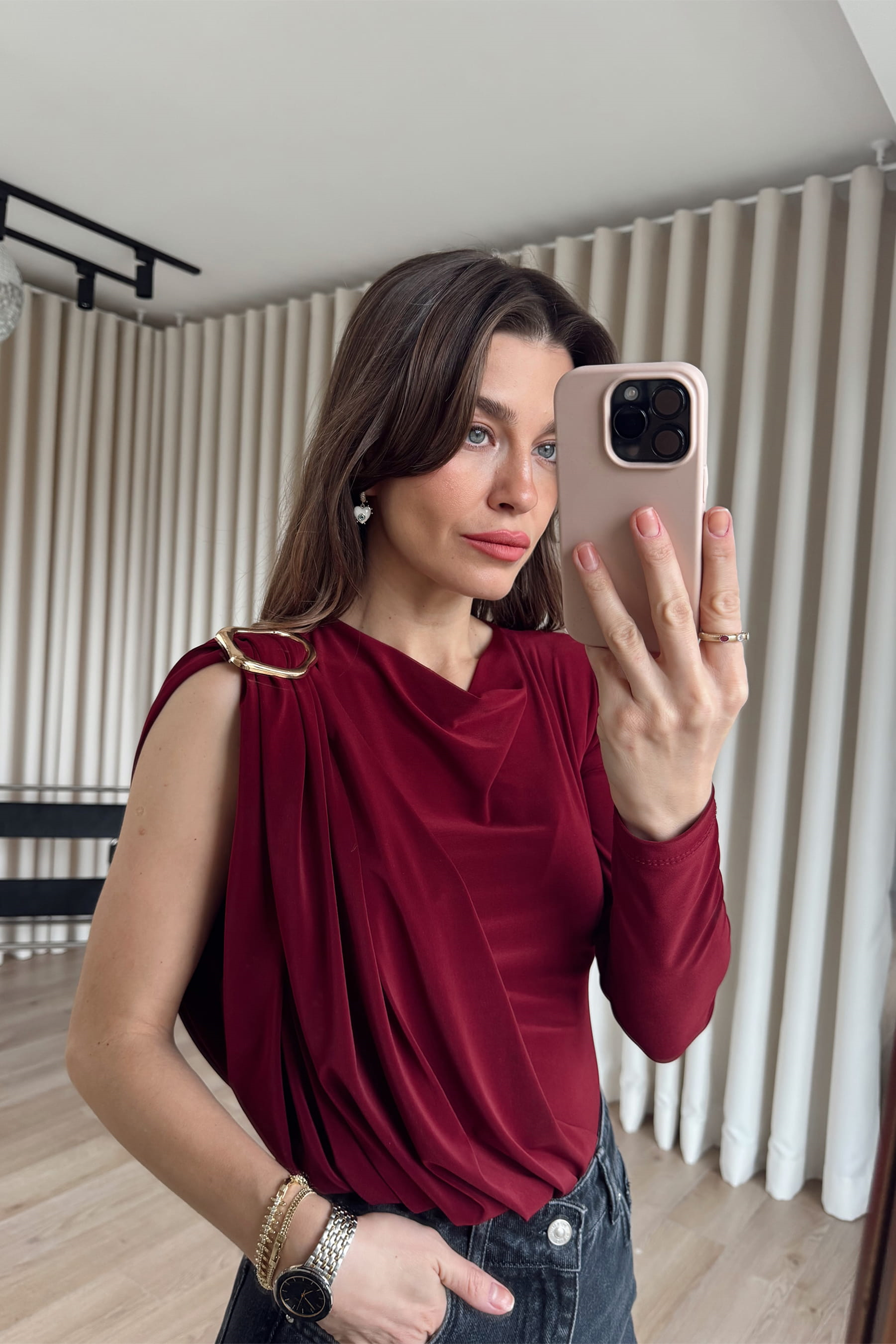 Bordo Tek Omuz Gold Toka Detaylı Bluz