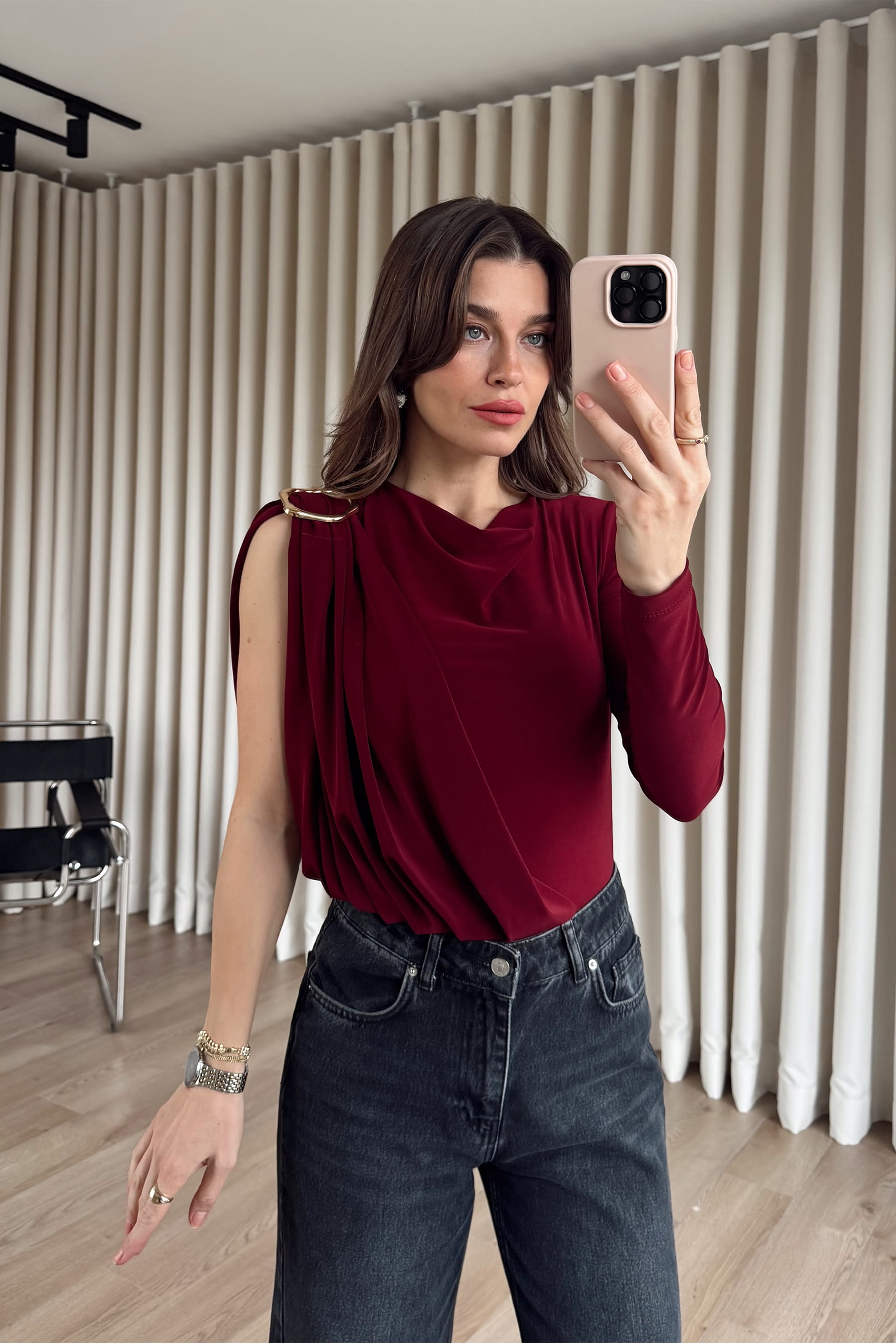 Bordo Tek Omuz Gold Toka Detaylı Bluz