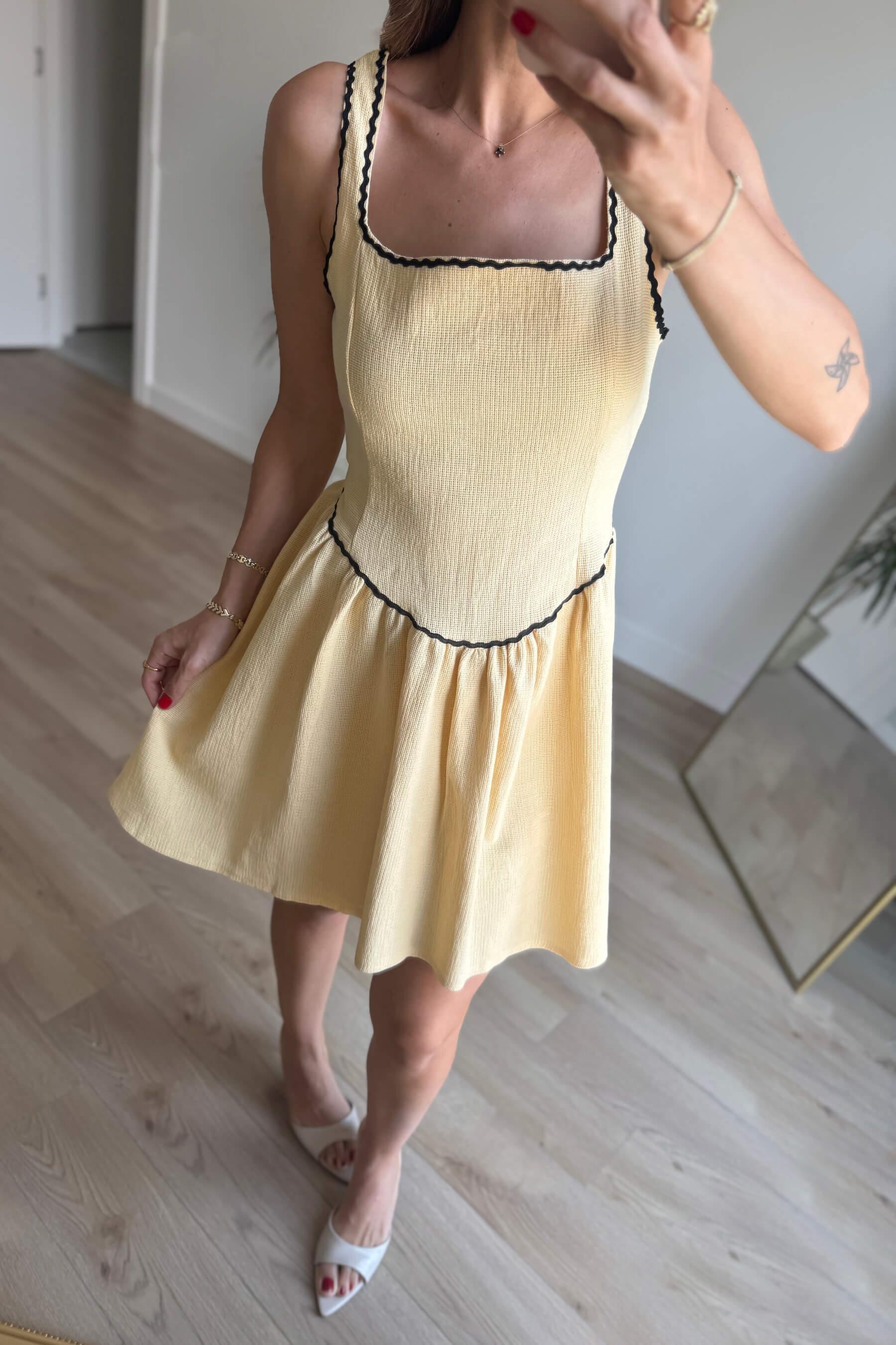 Butter Yellow Kalın Askılı Dantel Detaylı Ajurlu Keten Elbise