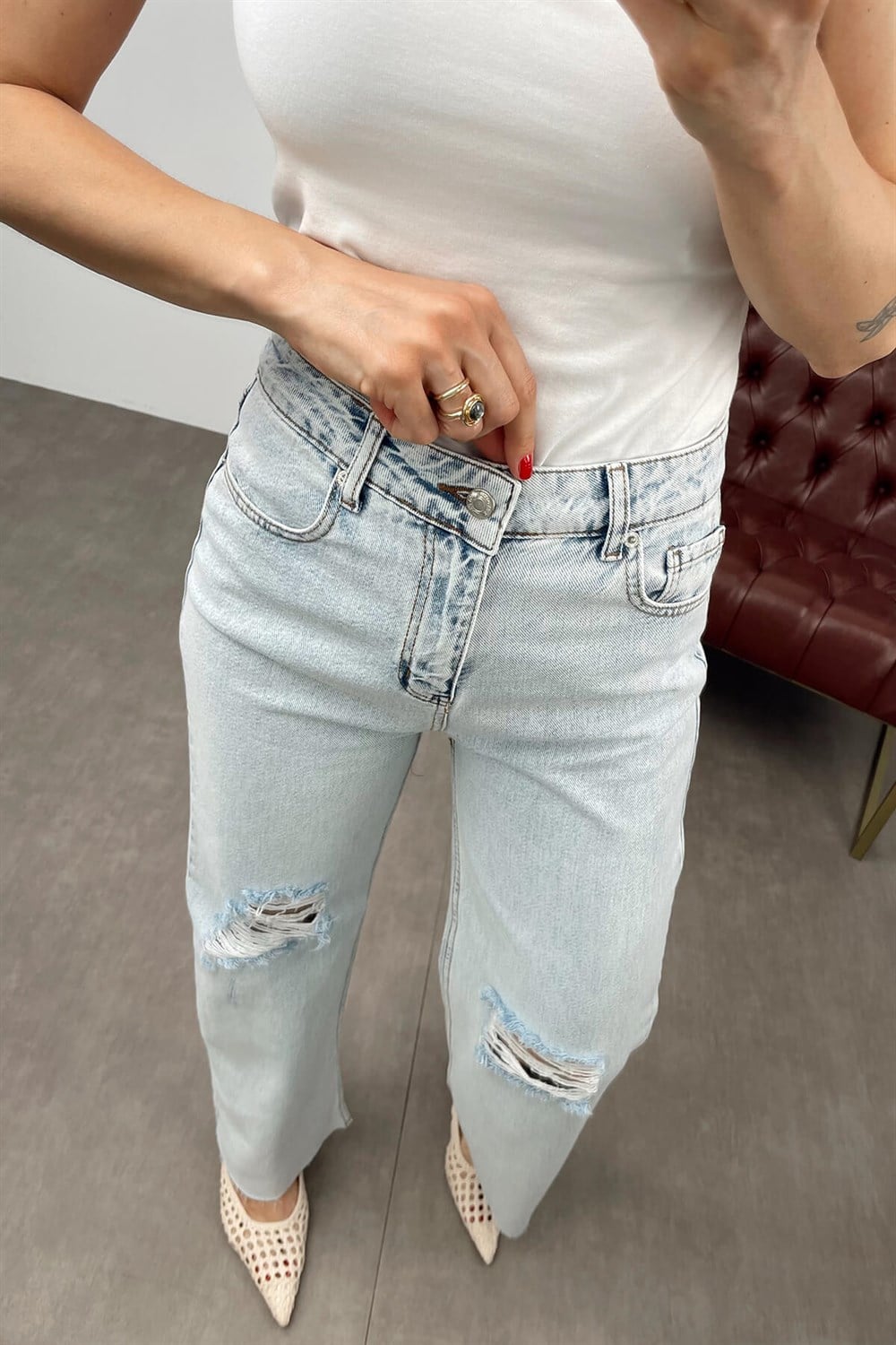 Buz Mavisi Yırtık Detay Lazer Kesim Jean