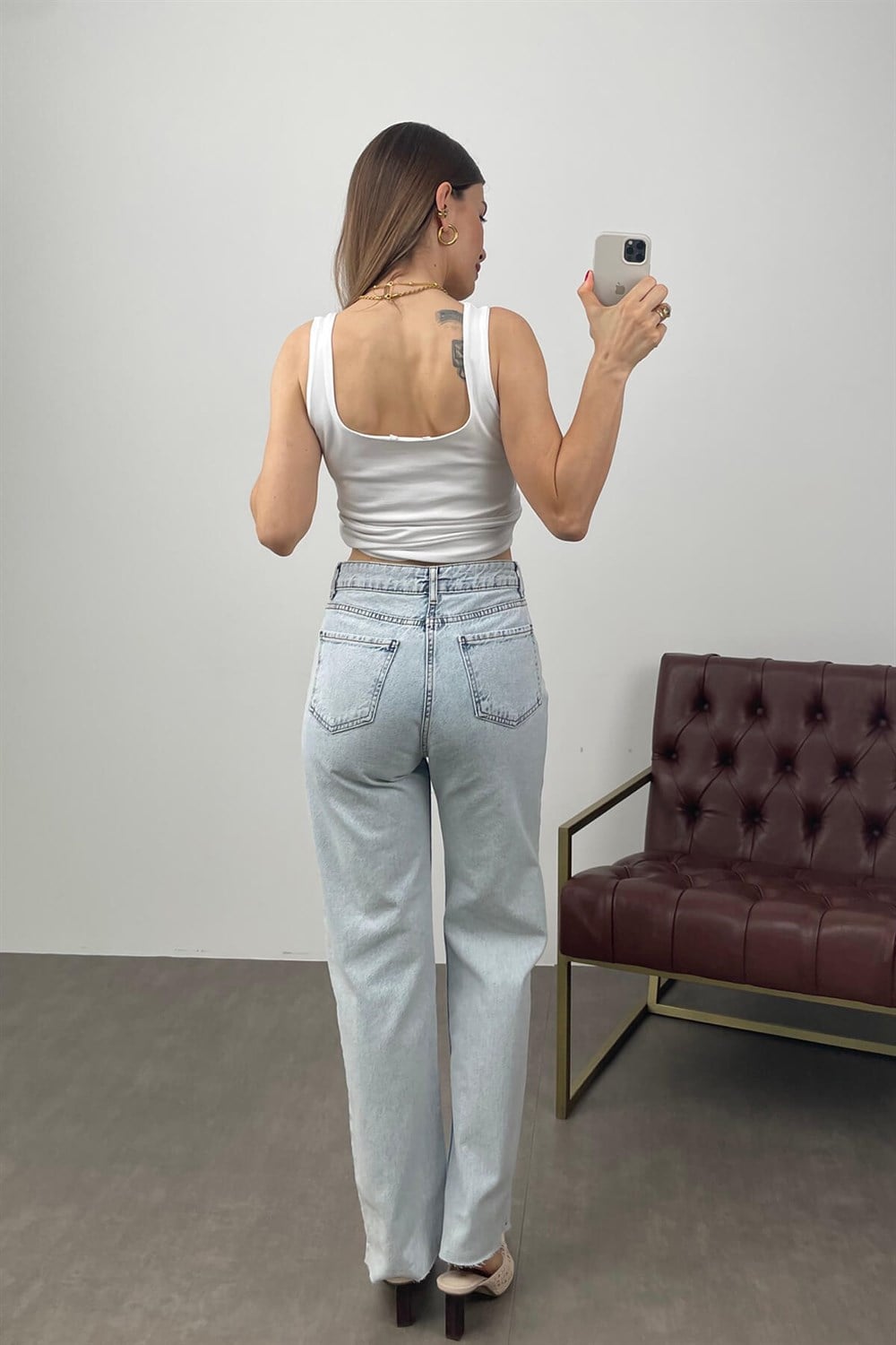 Buz Mavisi Yırtık Detay Lazer Kesim Jean