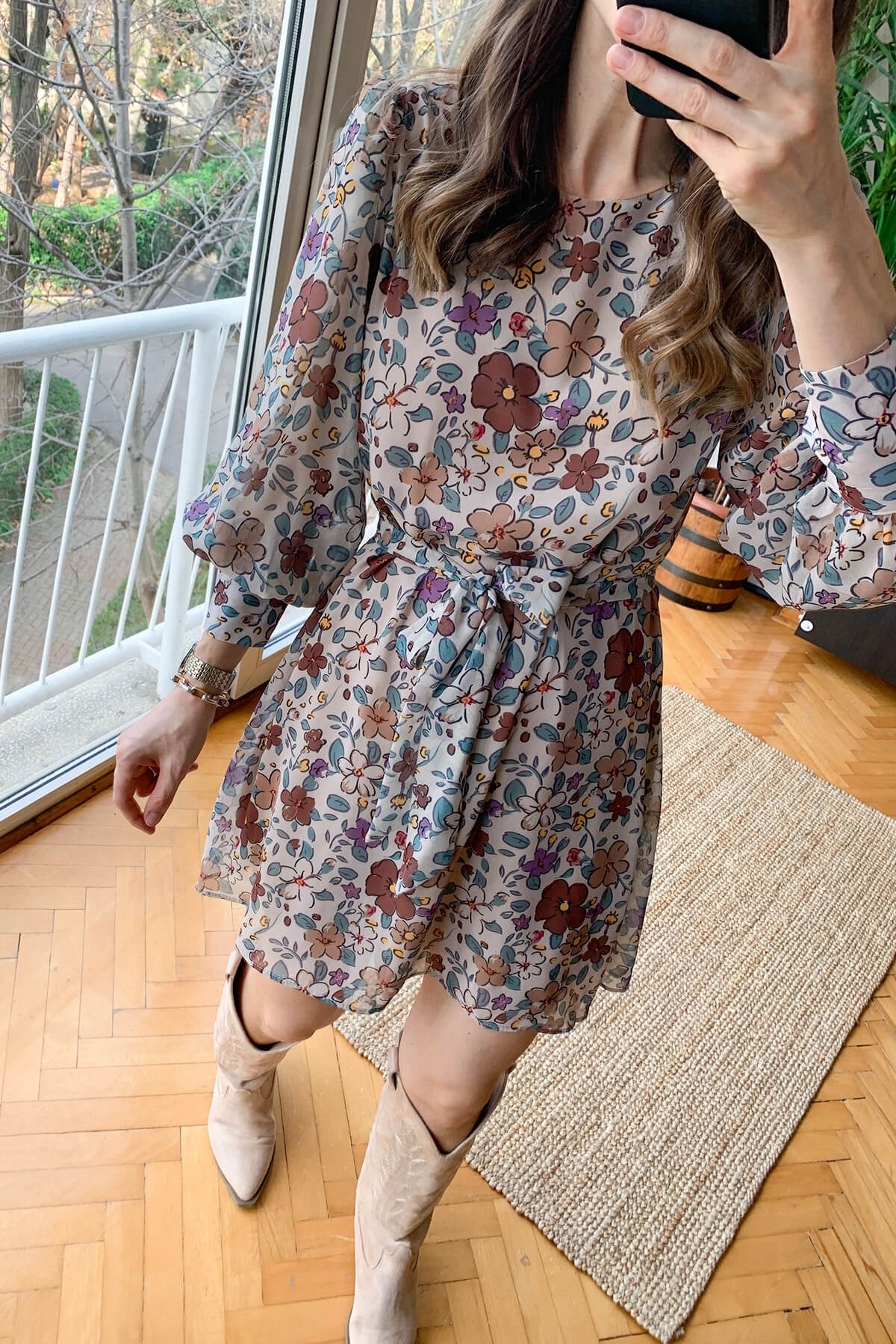 Çiçekli Vatkalı Kısa Elbise