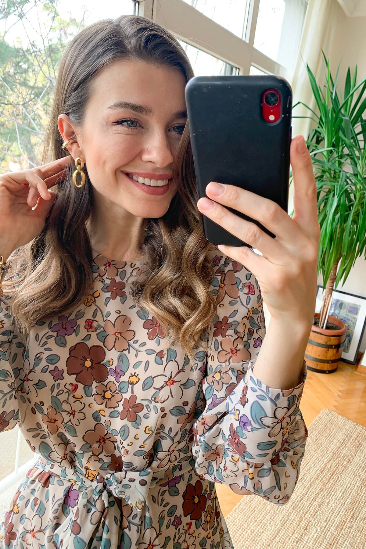 Çiçekli Vatkalı Kısa Elbise