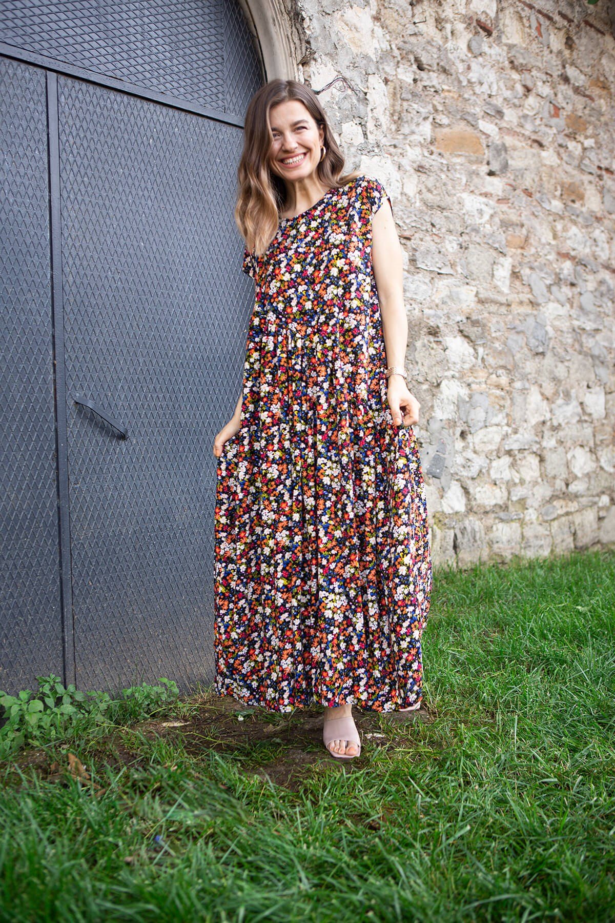 Desenli Asimetrik Fırfırlı Elbise