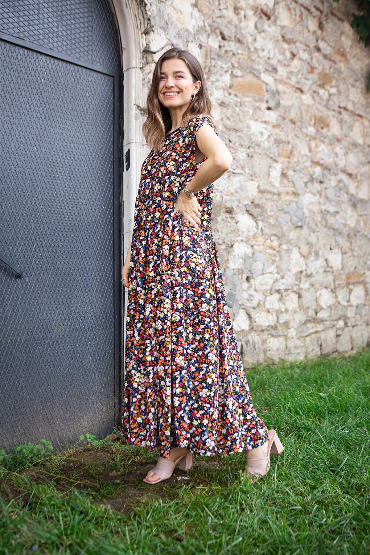 Desenli Asimetrik Fırfırlı Elbise