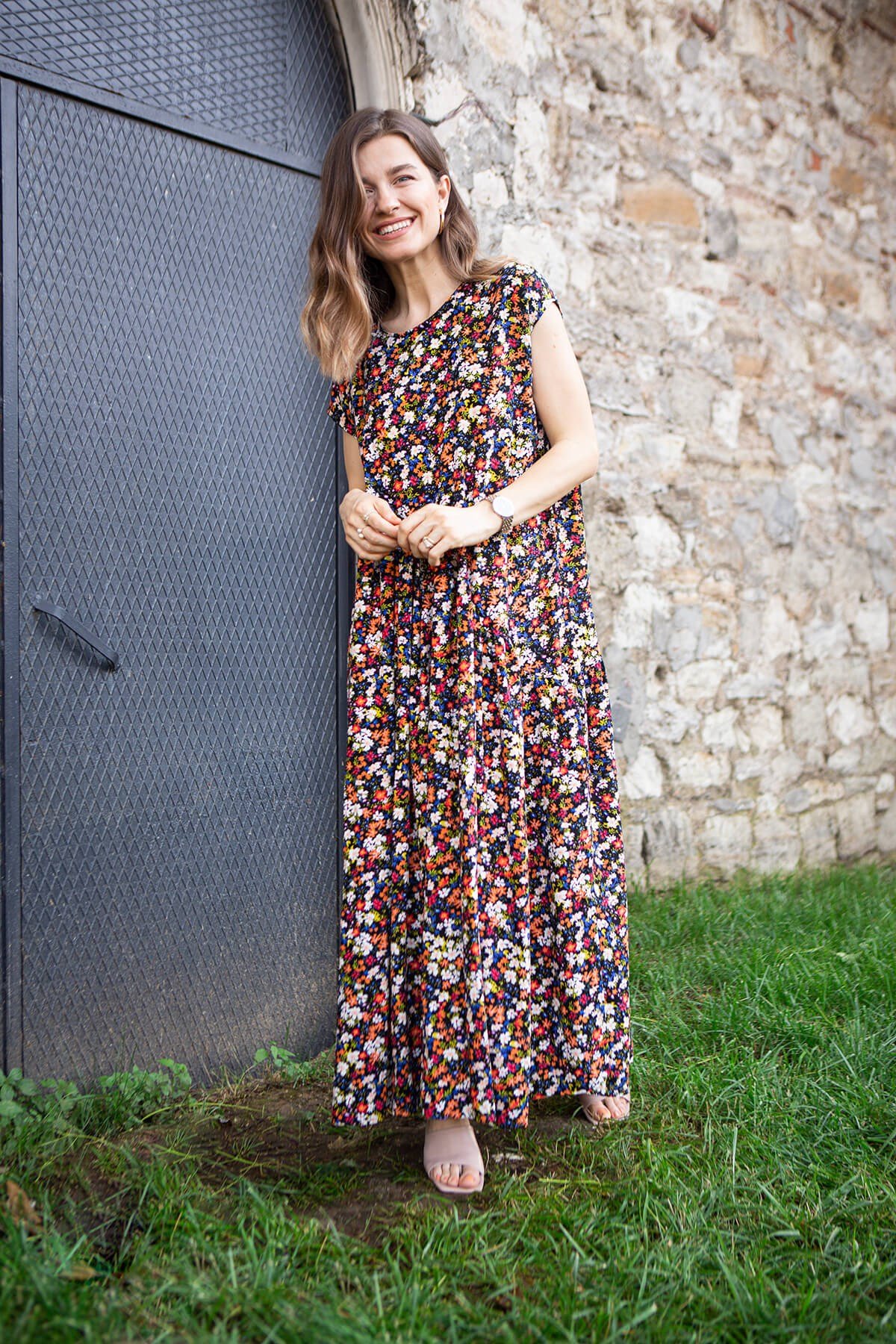 Desenli Asimetrik Fırfırlı Elbise