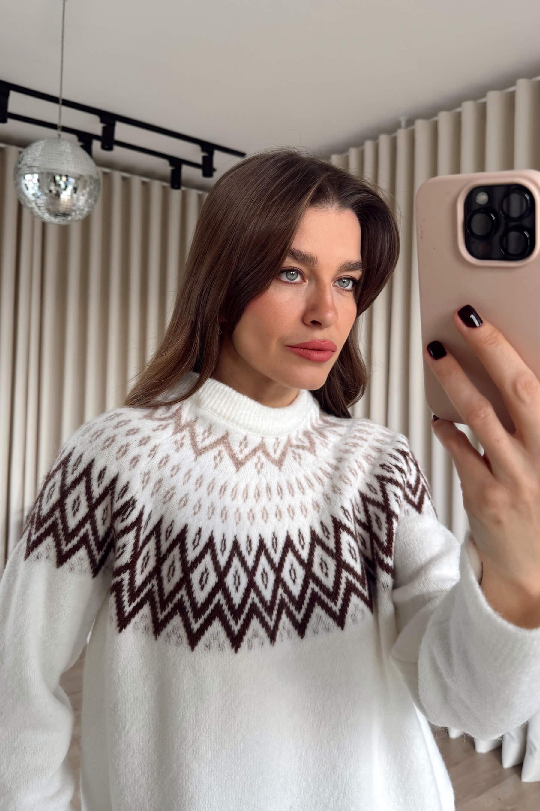 Ekru Acı Kahve Yaka Oversize Desenli Triko Kazak